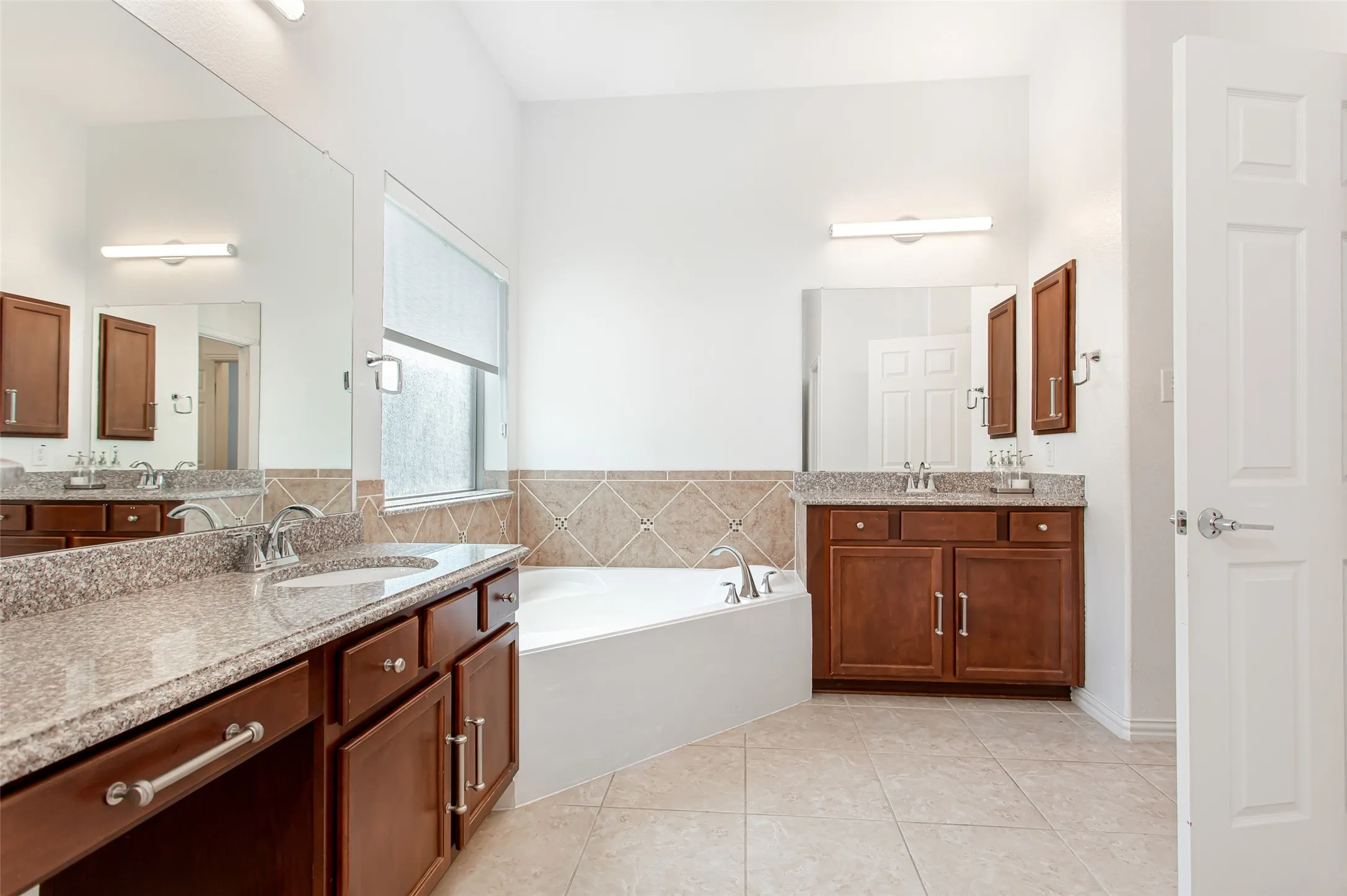 Single Family Residence For Rent in Denton County , 7417 Hidden Cove Lane, Frisco, Texas 75034, 6 Bedroom, 6 Bathroom, 2 Garage spaces, 4,715 Sqft, built in 2011, mls#21407960, Real Estate Agent in Frisco, Homes For Rent in Denton county, Homes For Rent in Frisco, Realtor in Frisco Texas, Real Estate Brokerage Independent Realty Texas, Luminita Cordes Realtor