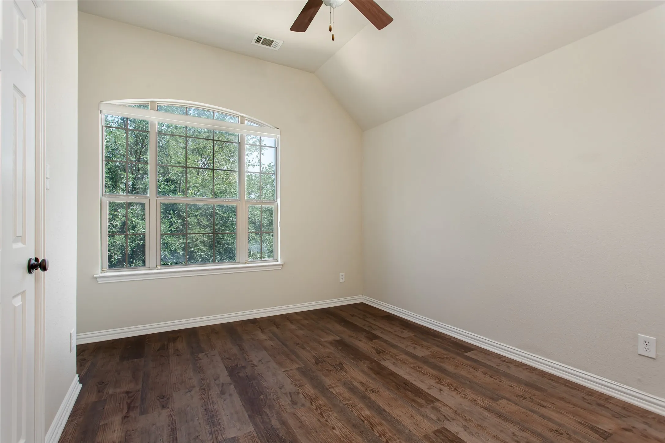 Single Family Residence For Rent in Denton County , 7417 Hidden Cove Lane, Frisco, Texas 75034, 6 Bedroom, 6 Bathroom, 2 Garage spaces, 4,715 Sqft, built in 2011, mls#21407960, Real Estate Agent in Frisco, Homes For Rent in Denton county, Homes For Rent in Frisco, Realtor in Frisco Texas, Real Estate Brokerage Independent Realty Texas, Luminita Cordes Realtor