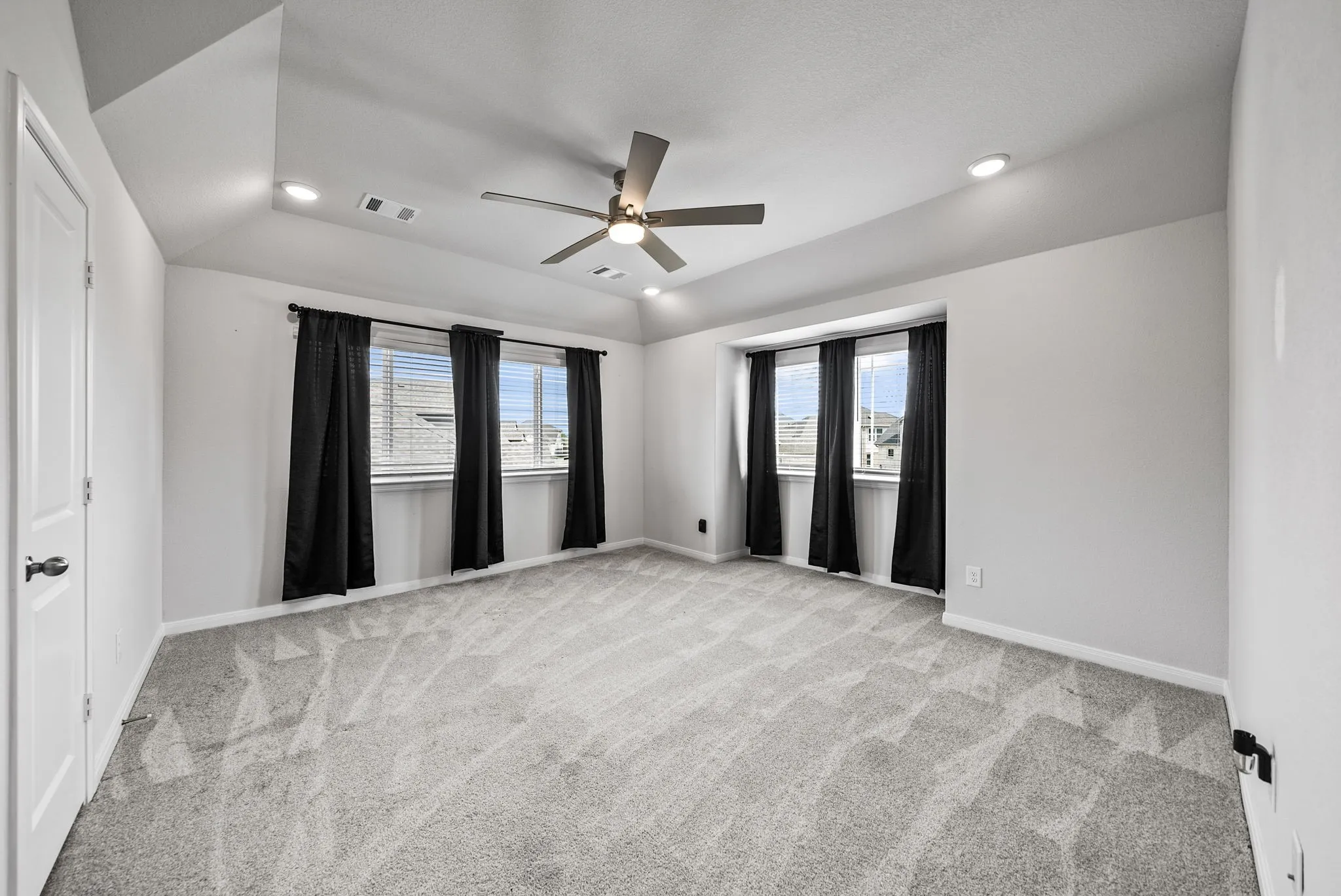 Single Family Residence For Rent in Denton County , 14546 Curie Court, Pilot Point, Texas 75009, 4 Bedroom, 4 Bathroom, 2 Garage spaces, 2,844 Sqft, built in 2024, mls#21407747, Real Estate Agent in Pilot Point, Homes For Rent in Denton county, Homes For Rent in Pilot Point, Realtor in Pilot Point Texas, Real Estate Brokerage Independent Realty Texas, Luminita Cordes Realtor