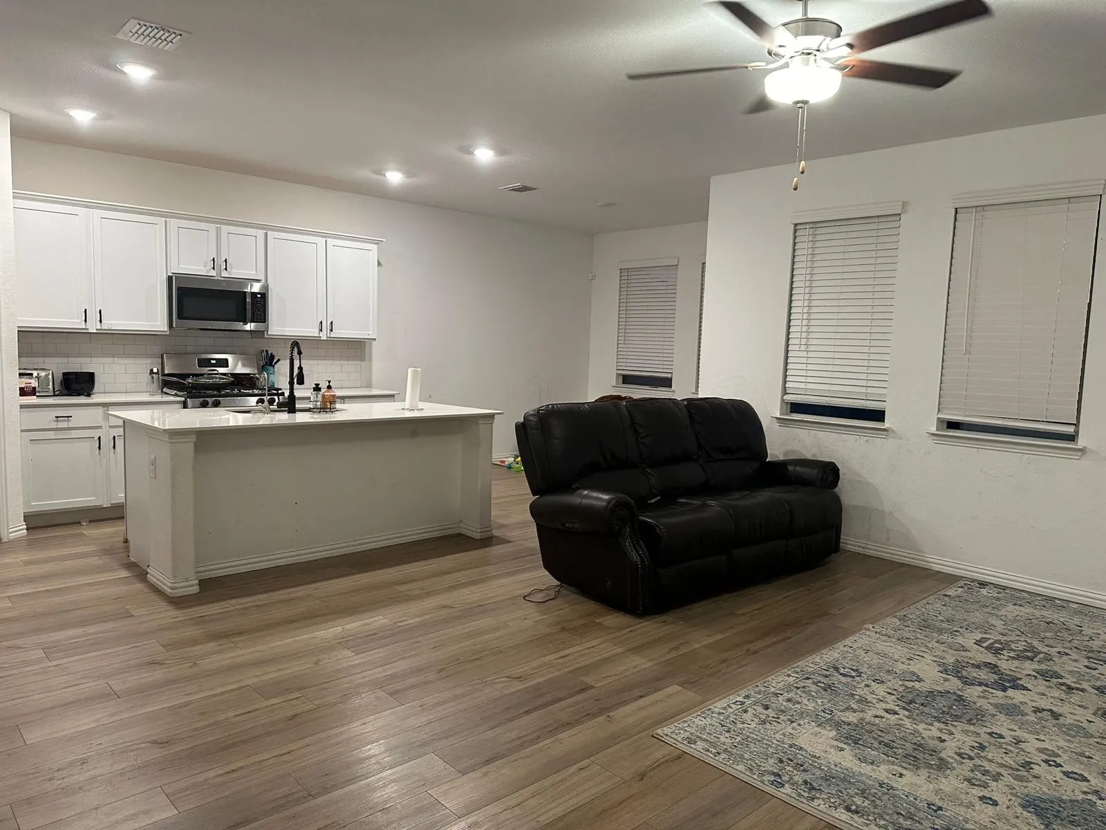 Single Family Residence For Rent in Denton County , 3505 Triumph Drive, Denton, Texas 76207, 4 Bedroom, 2 Bathroom, 2 Garage spaces, 1,838 Sqft, built in 2022, mls#21407970, Real Estate Agent in Denton, Homes For Rent in Denton county, Homes For Rent in Denton, Realtor in Denton Texas, Real Estate Brokerage Independent Realty Texas, Luminita Cordes Realtor