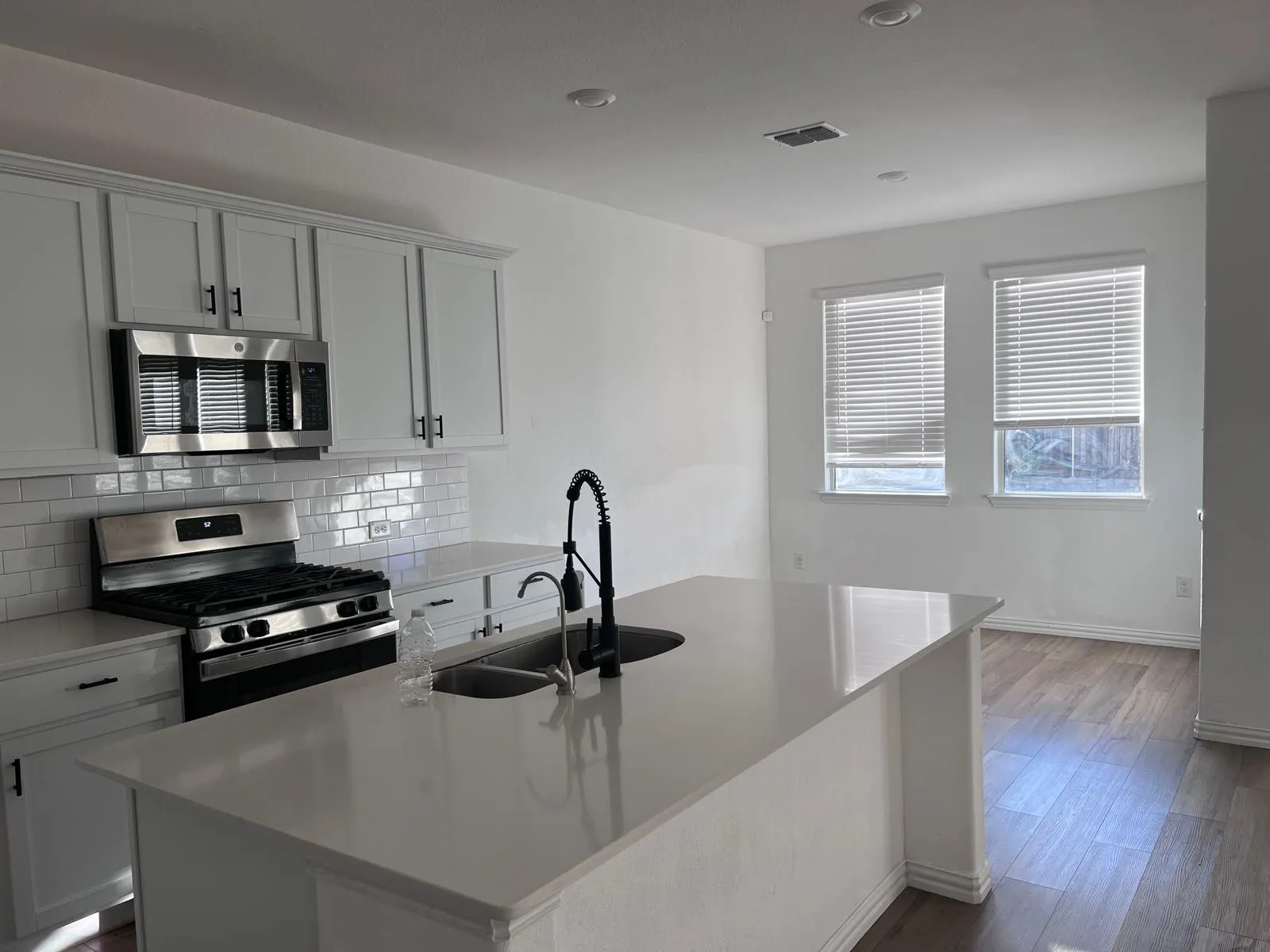 Single Family Residence For Rent in Denton County , 3505 Triumph Drive, Denton, Texas 76207, 4 Bedroom, 2 Bathroom, 2 Garage spaces, 1,838 Sqft, built in 2022, mls#21407970, Real Estate Agent in Denton, Homes For Rent in Denton county, Homes For Rent in Denton, Realtor in Denton Texas, Real Estate Brokerage Independent Realty Texas, Luminita Cordes Realtor