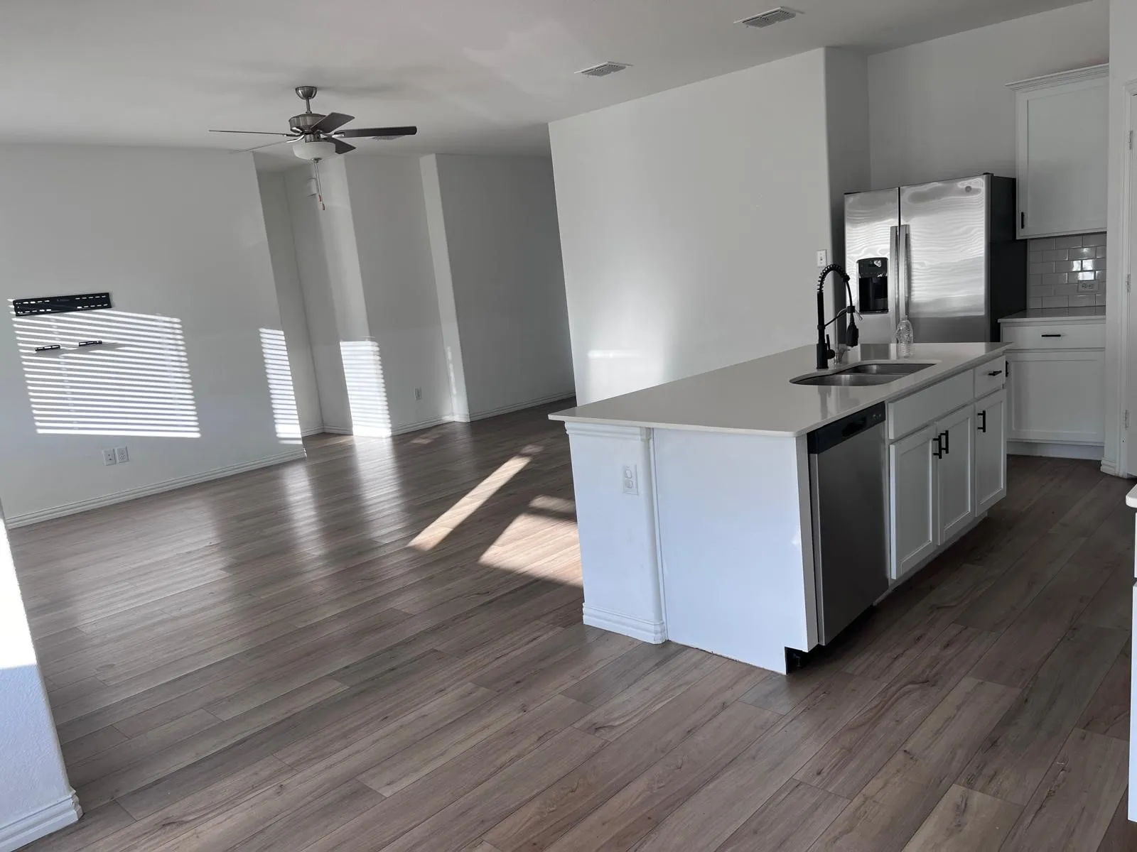 Single Family Residence For Rent in Denton County , 3505 Triumph Drive, Denton, Texas 76207, 4 Bedroom, 2 Bathroom, 2 Garage spaces, 1,838 Sqft, built in 2022, mls#21407970, Real Estate Agent in Denton, Homes For Rent in Denton county, Homes For Rent in Denton, Realtor in Denton Texas, Real Estate Brokerage Independent Realty Texas, Luminita Cordes Realtor