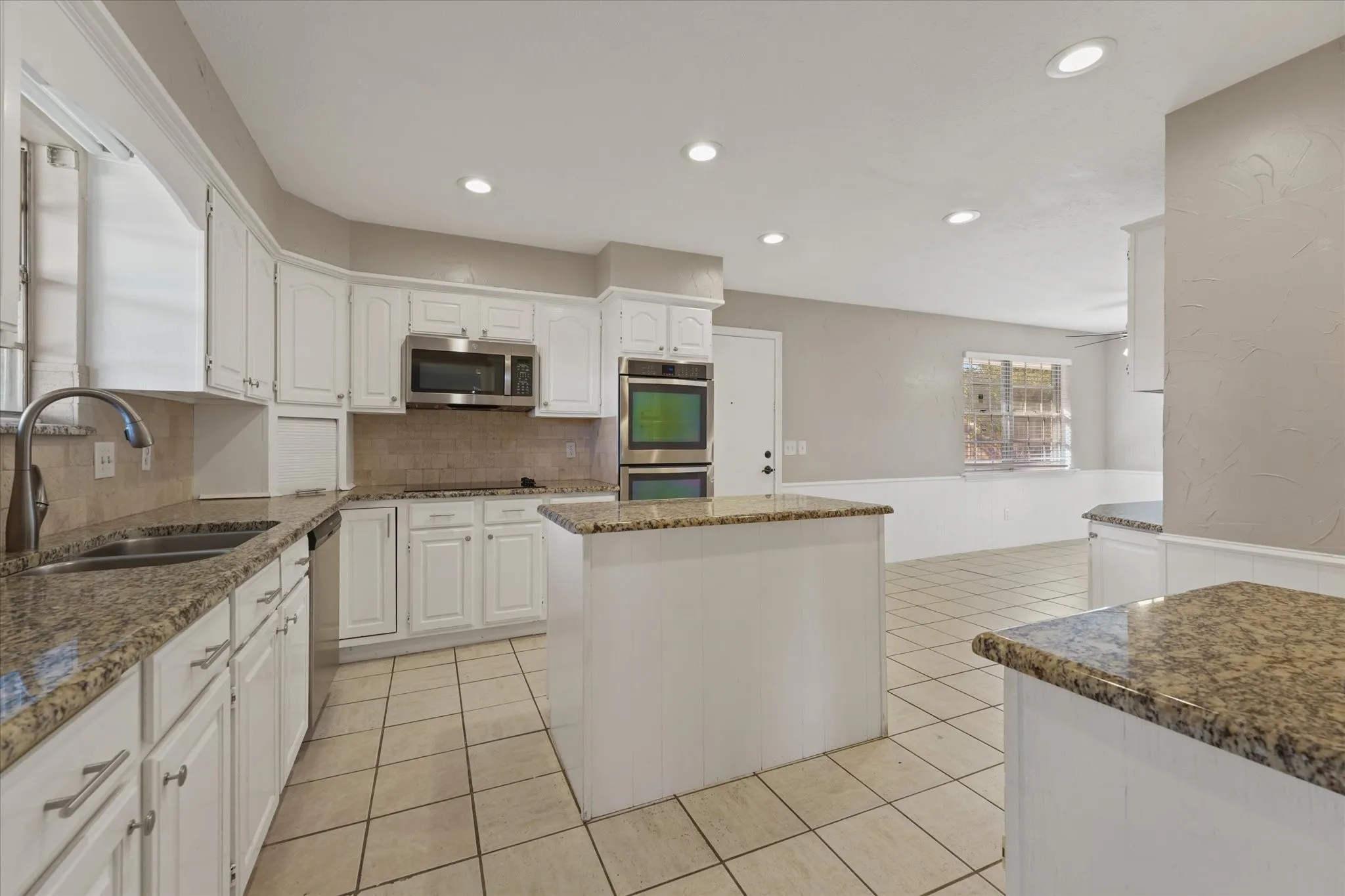 Single Family Residence For Sale in Collin County , 2629 Kimberly Court, Plano, Texas 75075, 4 Bedroom, 3 Bathroom, 2 Garage spaces, 2,564 Sqft, built in 1973, mls#21407097, Real Estate Agent in Plano, Homes For Sale in Collin county, Homes For Sale in Plano, Realtor in Plano Texas, Real Estate Brokerage Independent Realty Texas, Luminita Cordes Realtor