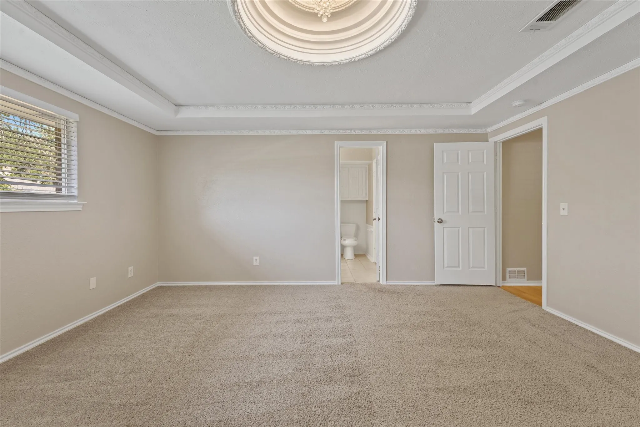 Single Family Residence For Sale in Collin County , 2629 Kimberly Court, Plano, Texas 75075, 4 Bedroom, 3 Bathroom, 2 Garage spaces, 2,564 Sqft, built in 1973, mls#21407097, Real Estate Agent in Plano, Homes For Sale in Collin county, Homes For Sale in Plano, Realtor in Plano Texas, Real Estate Brokerage Independent Realty Texas, Luminita Cordes Realtor