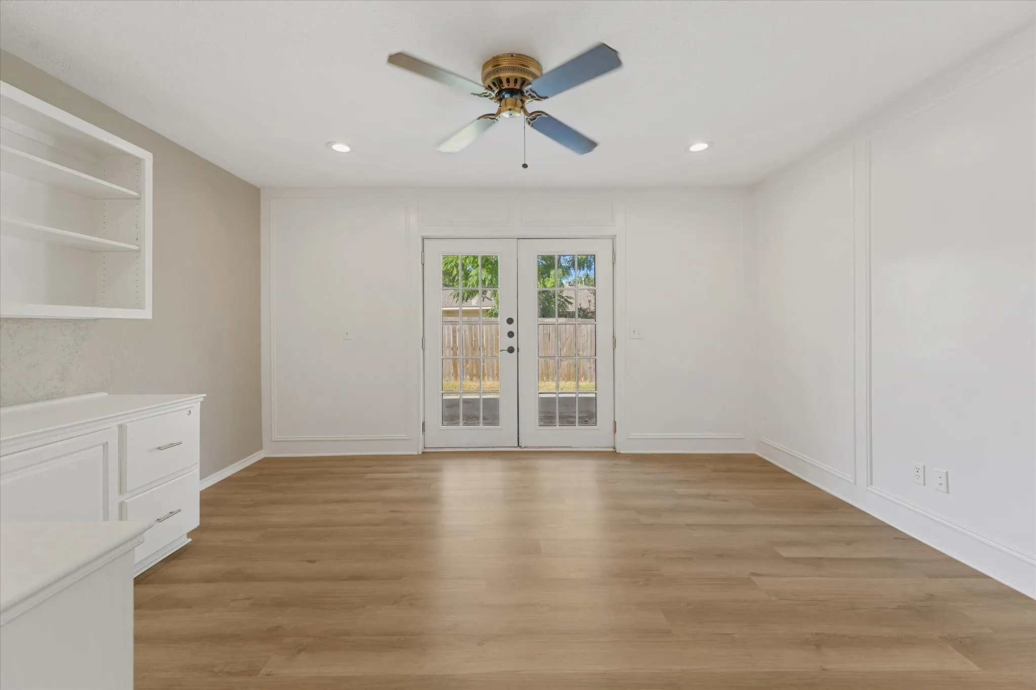 Single Family Residence For Sale in Collin County , 2629 Kimberly Court, Plano, Texas 75075, 4 Bedroom, 3 Bathroom, 2 Garage spaces, 2,564 Sqft, built in 1973, mls#21407097, Real Estate Agent in Plano, Homes For Sale in Collin county, Homes For Sale in Plano, Realtor in Plano Texas, Real Estate Brokerage Independent Realty Texas, Luminita Cordes Realtor