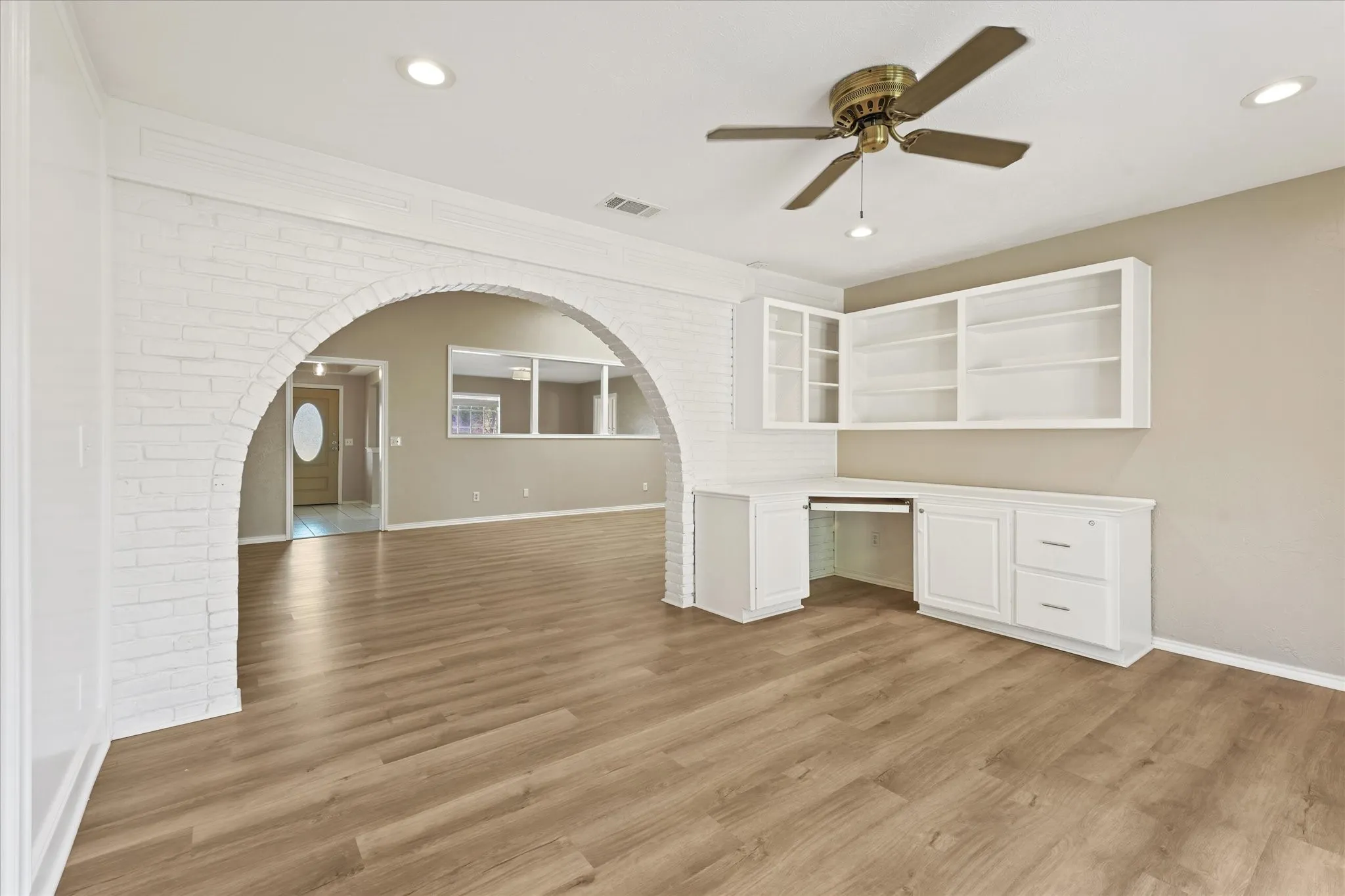Single Family Residence For Sale in Collin County , 2629 Kimberly Court, Plano, Texas 75075, 4 Bedroom, 3 Bathroom, 2 Garage spaces, 2,564 Sqft, built in 1973, mls#21407097, Real Estate Agent in Plano, Homes For Sale in Collin county, Homes For Sale in Plano, Realtor in Plano Texas, Real Estate Brokerage Independent Realty Texas, Luminita Cordes Realtor