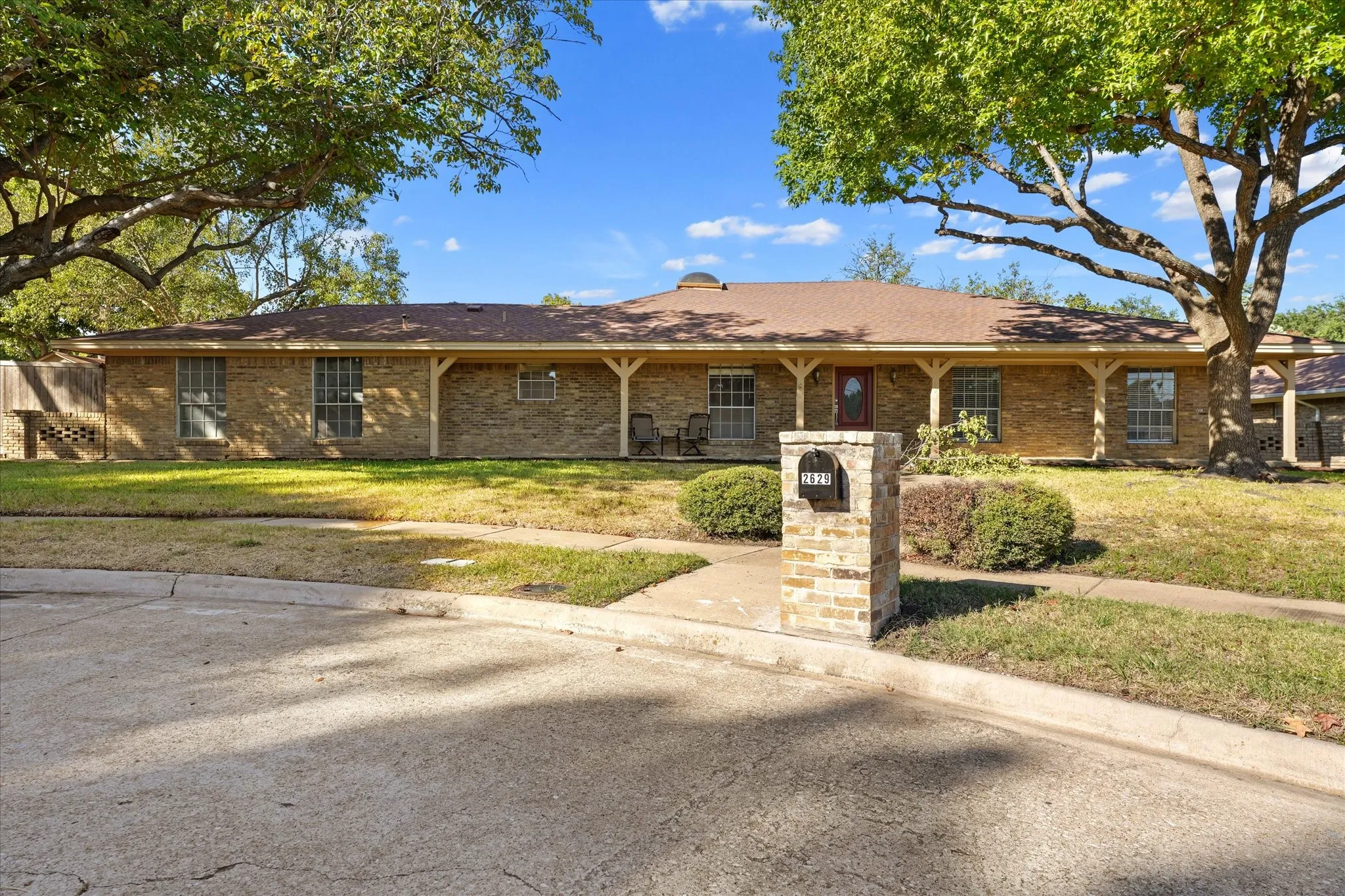 Single Family Residence For Sale in Collin County , 2629 Kimberly Court, Plano, Texas 75075, 4 Bedroom, 3 Bathroom, 2 Garage spaces, 2,564 Sqft, built in 1973, mls#21407097, Real Estate Agent in Plano, Homes For Sale in Collin county, Homes For Sale in Plano, Realtor in Plano Texas, Real Estate Brokerage Independent Realty Texas, Luminita Cordes Realtor
