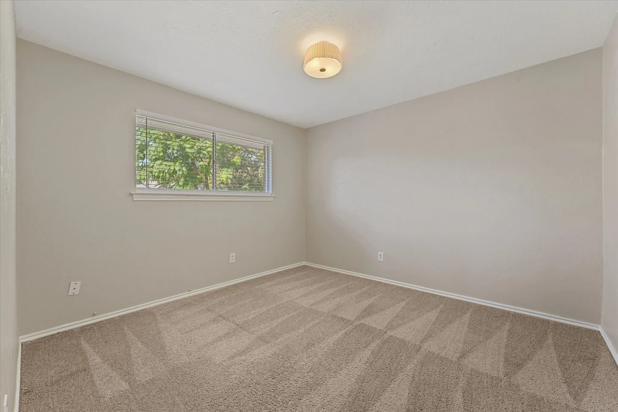 Single Family Residence For Sale in Collin County , 2629 Kimberly Court, Plano, Texas 75075, 4 Bedroom, 3 Bathroom, 2 Garage spaces, 2,564 Sqft, built in 1973, mls#21407097, Real Estate Agent in Plano, Homes For Sale in Collin county, Homes For Sale in Plano, Realtor in Plano Texas, Real Estate Brokerage Independent Realty Texas, Luminita Cordes Realtor
