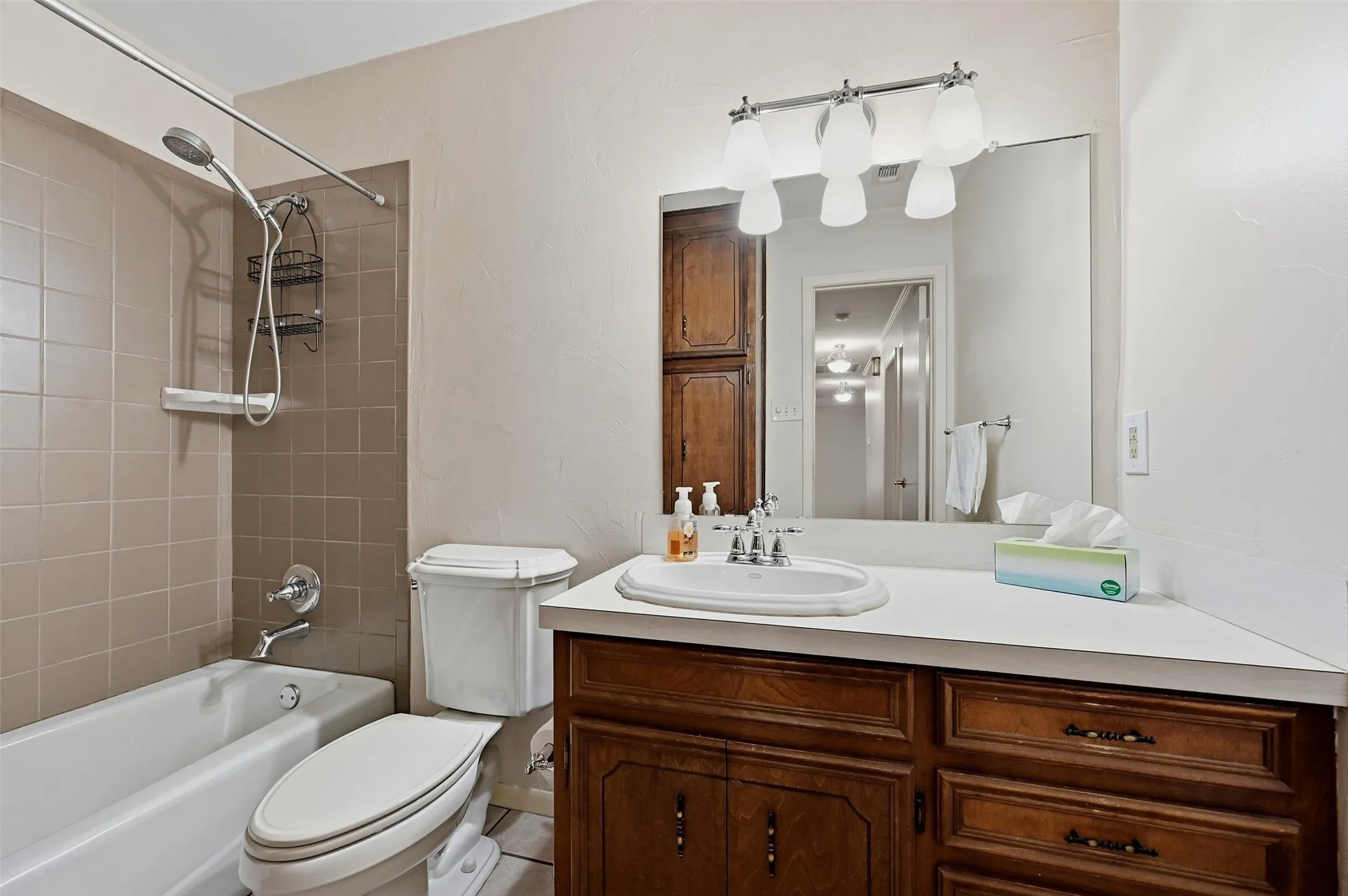 Single Family Residence For Sale in Grayson County , 1826 Skyline Drive, Sherman, Texas 75092, 4 Bedroom, 2 Bathroom, 2 Garage spaces, 1,628 Sqft, built in 1975, mls#21405751, Real Estate Agent in Sherman, Homes For Sale in Grayson county, Homes For Sale in Sherman, Realtor in Sherman Texas, Real Estate Brokerage Independent Realty Texas, Luminita Cordes Realtor