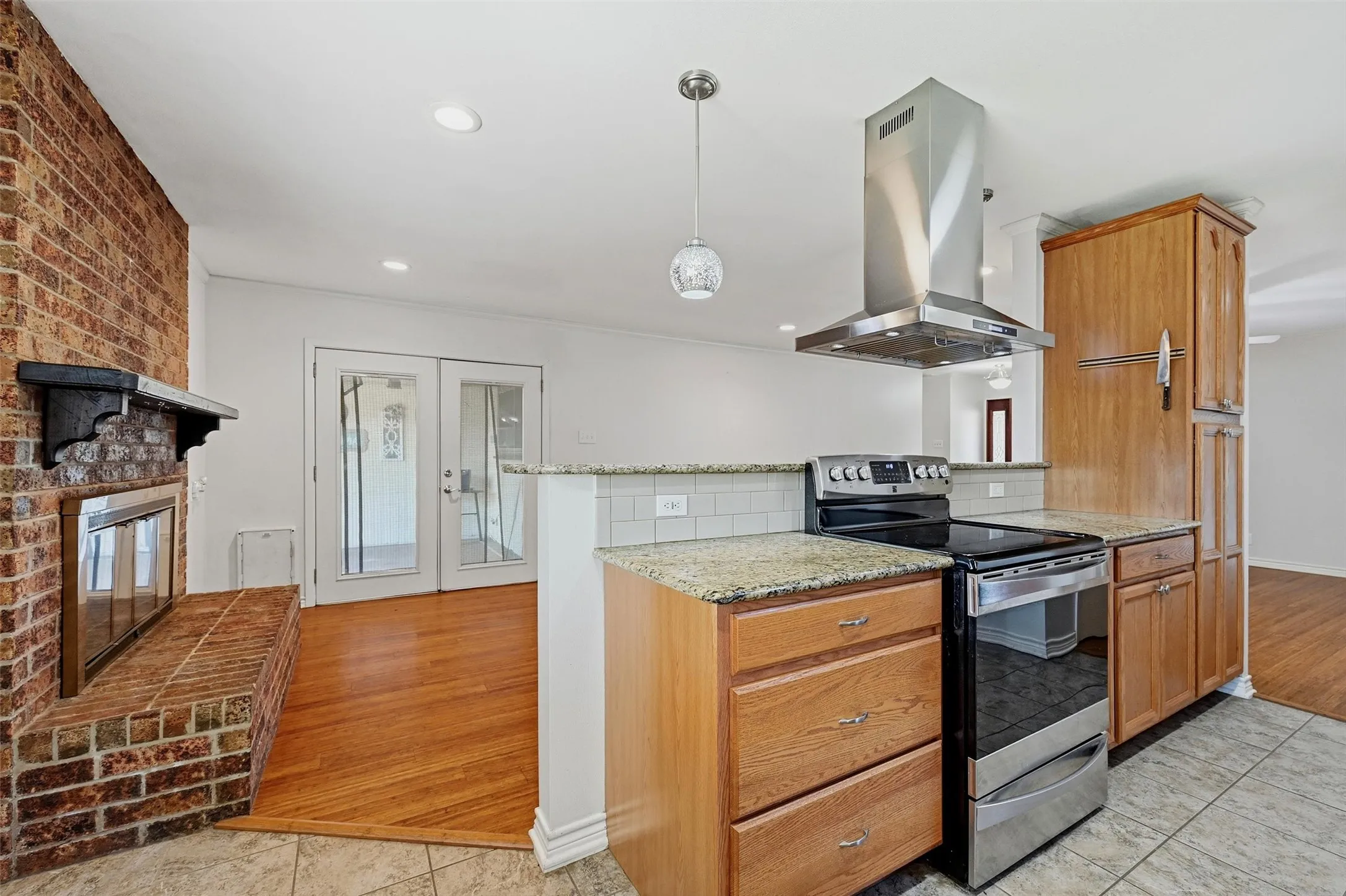 Single Family Residence For Sale in Grayson County , 1826 Skyline Drive, Sherman, Texas 75092, 4 Bedroom, 2 Bathroom, 2 Garage spaces, 1,628 Sqft, built in 1975, mls#21405751, Real Estate Agent in Sherman, Homes For Sale in Grayson county, Homes For Sale in Sherman, Realtor in Sherman Texas, Real Estate Brokerage Independent Realty Texas, Luminita Cordes Realtor