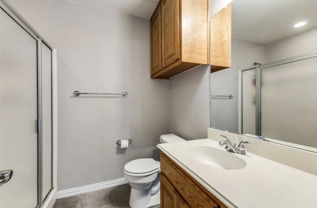 Single Family Residence For Sale in Kaufman County , 11068 Prairie Lakes Lane, Forney, Texas 75126, 4 Bedroom, 3 Bathroom, 2 Garage spaces, 2,769 Sqft, built in 2001, mls#21406333, Real Estate Agent in Forney, Homes For Sale in Kaufman county, Homes For Sale in Forney, Realtor in Forney Texas, Real Estate Brokerage Independent Realty Texas, Luminita Cordes Realtor