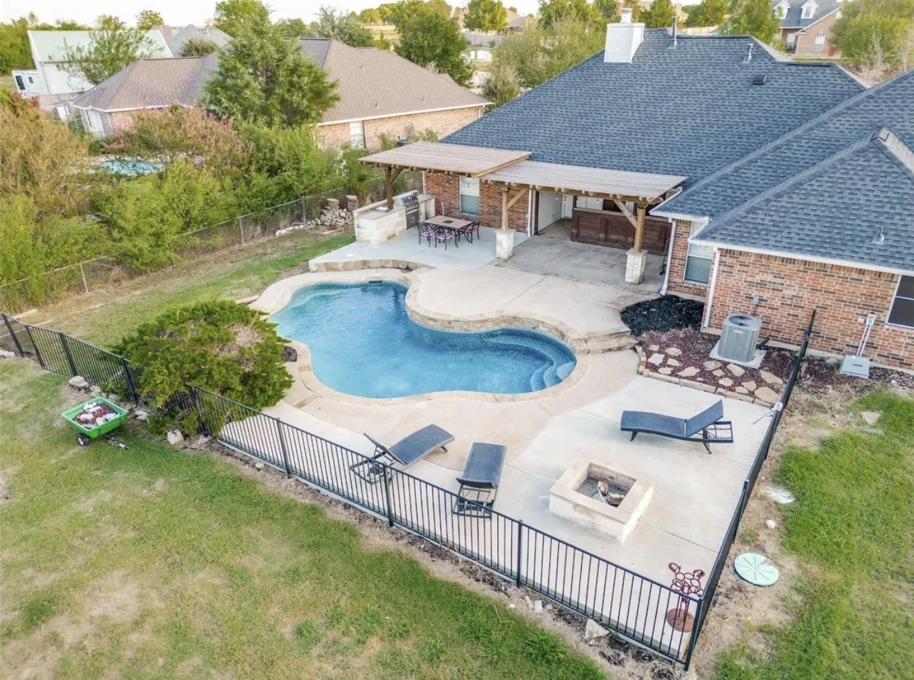 Single Family Residence For Sale in Kaufman County , 11068 Prairie Lakes Lane, Forney, Texas 75126, 4 Bedroom, 3 Bathroom, 2 Garage spaces, 2,769 Sqft, built in 2001, mls#21406333, Real Estate Agent in Forney, Homes For Sale in Kaufman county, Homes For Sale in Forney, Realtor in Forney Texas, Real Estate Brokerage Independent Realty Texas, Luminita Cordes Realtor