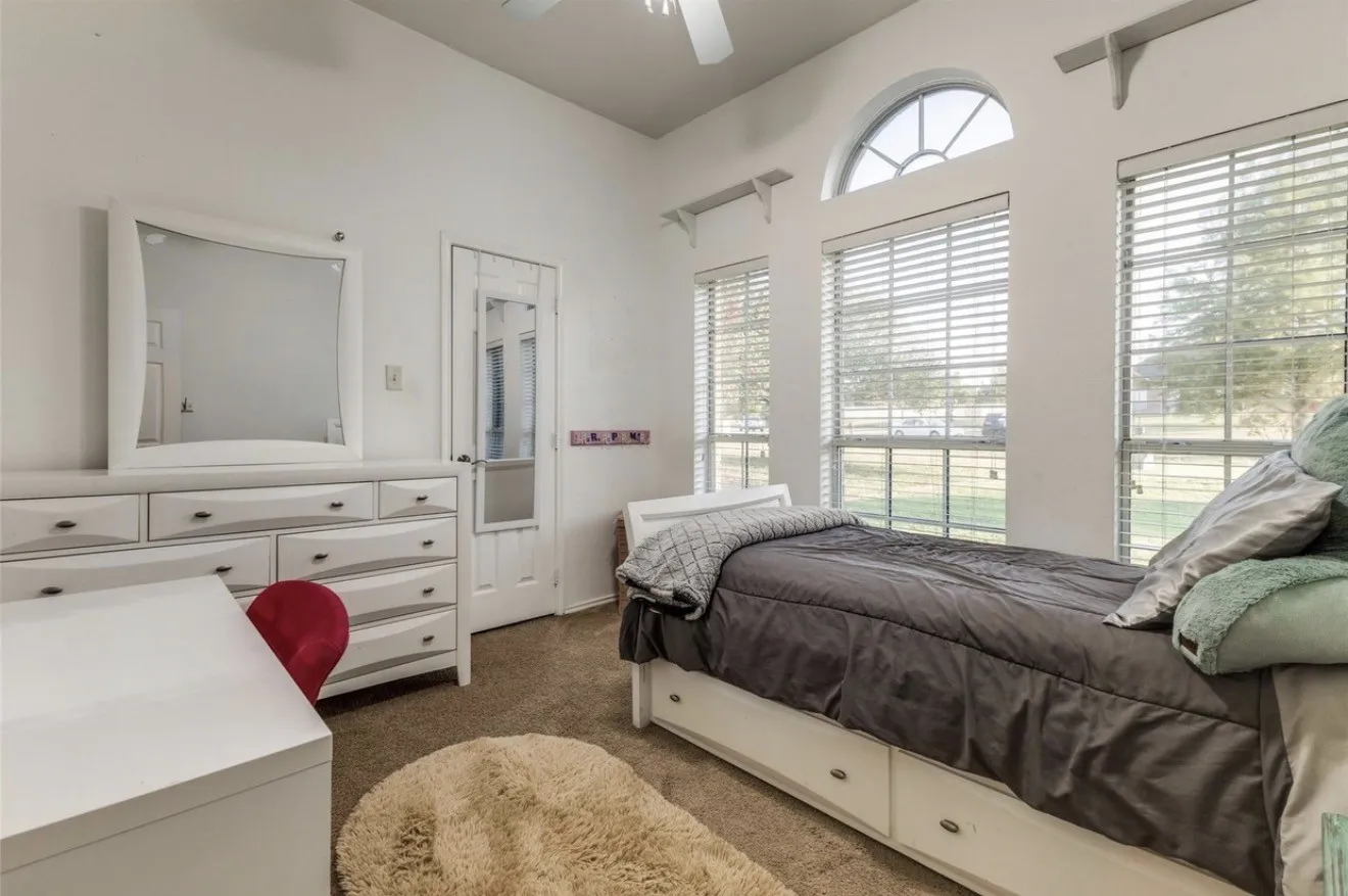 Single Family Residence For Sale in Kaufman County , 11068 Prairie Lakes Lane, Forney, Texas 75126, 4 Bedroom, 3 Bathroom, 2 Garage spaces, 2,769 Sqft, built in 2001, mls#21406333, Real Estate Agent in Forney, Homes For Sale in Kaufman county, Homes For Sale in Forney, Realtor in Forney Texas, Real Estate Brokerage Independent Realty Texas, Luminita Cordes Realtor