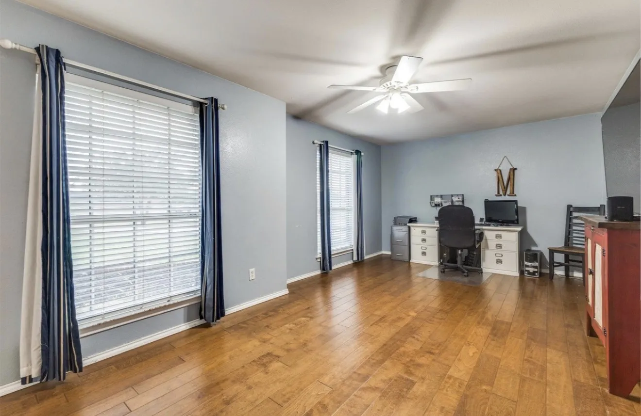 Single Family Residence For Sale in Kaufman County , 11068 Prairie Lakes Lane, Forney, Texas 75126, 4 Bedroom, 3 Bathroom, 2 Garage spaces, 2,769 Sqft, built in 2001, mls#21406333, Real Estate Agent in Forney, Homes For Sale in Kaufman county, Homes For Sale in Forney, Realtor in Forney Texas, Real Estate Brokerage Independent Realty Texas, Luminita Cordes Realtor