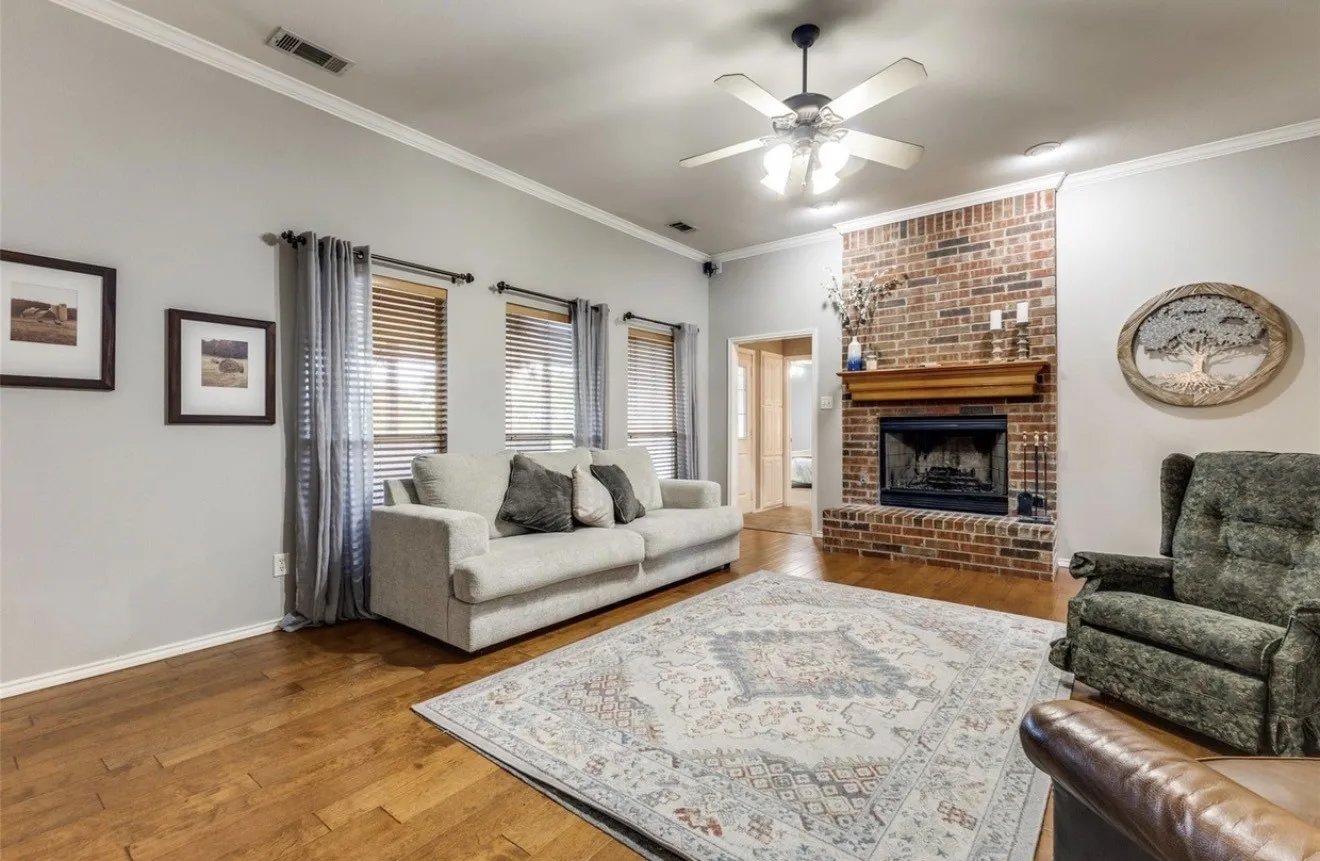 Single Family Residence For Sale in Kaufman County , 11068 Prairie Lakes Lane, Forney, Texas 75126, 4 Bedroom, 3 Bathroom, 2 Garage spaces, 2,769 Sqft, built in 2001, mls#21406333, Real Estate Agent in Forney, Homes For Sale in Kaufman county, Homes For Sale in Forney, Realtor in Forney Texas, Real Estate Brokerage Independent Realty Texas, Luminita Cordes Realtor