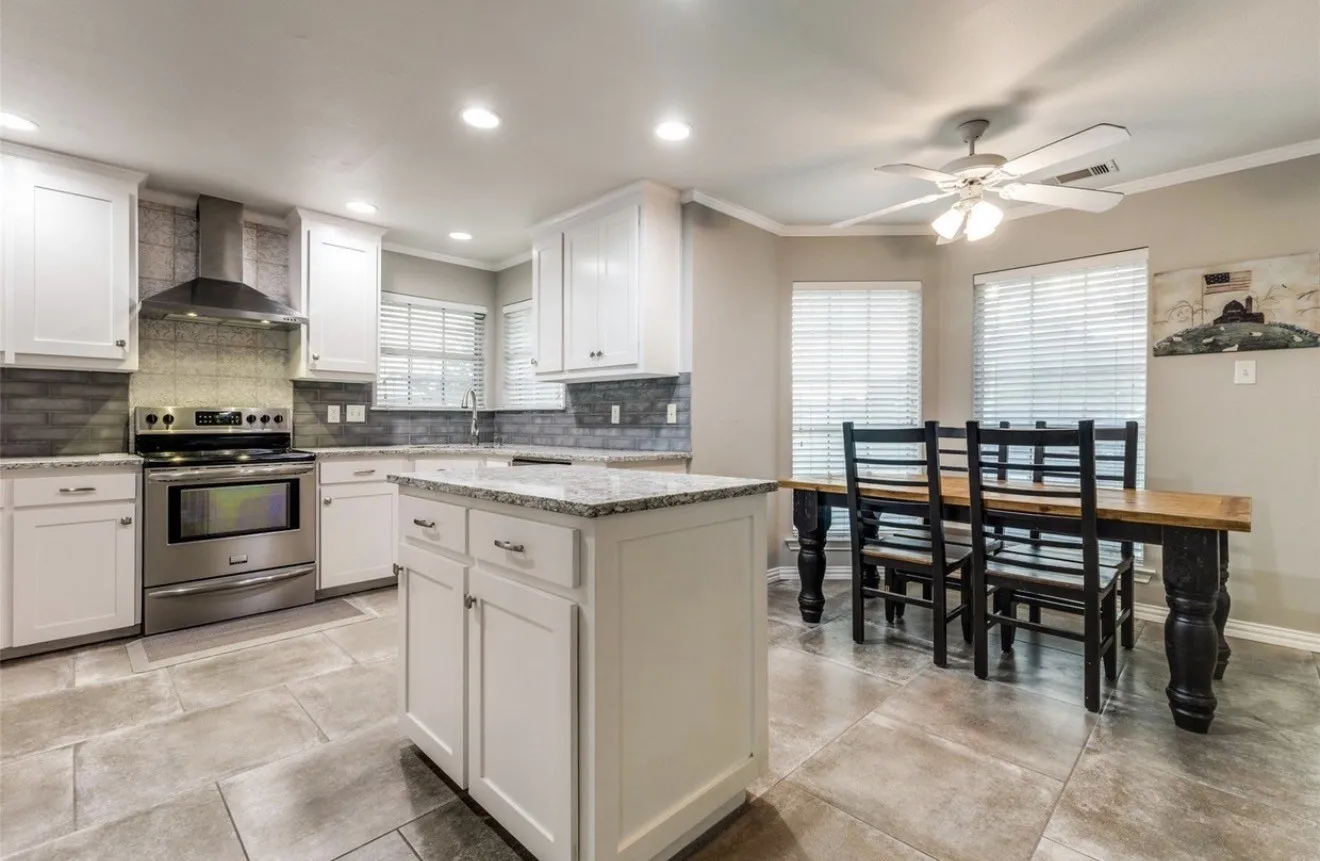 Single Family Residence For Sale in Kaufman County , 11068 Prairie Lakes Lane, Forney, Texas 75126, 4 Bedroom, 3 Bathroom, 2 Garage spaces, 2,769 Sqft, built in 2001, mls#21406333, Real Estate Agent in Forney, Homes For Sale in Kaufman county, Homes For Sale in Forney, Realtor in Forney Texas, Real Estate Brokerage Independent Realty Texas, Luminita Cordes Realtor