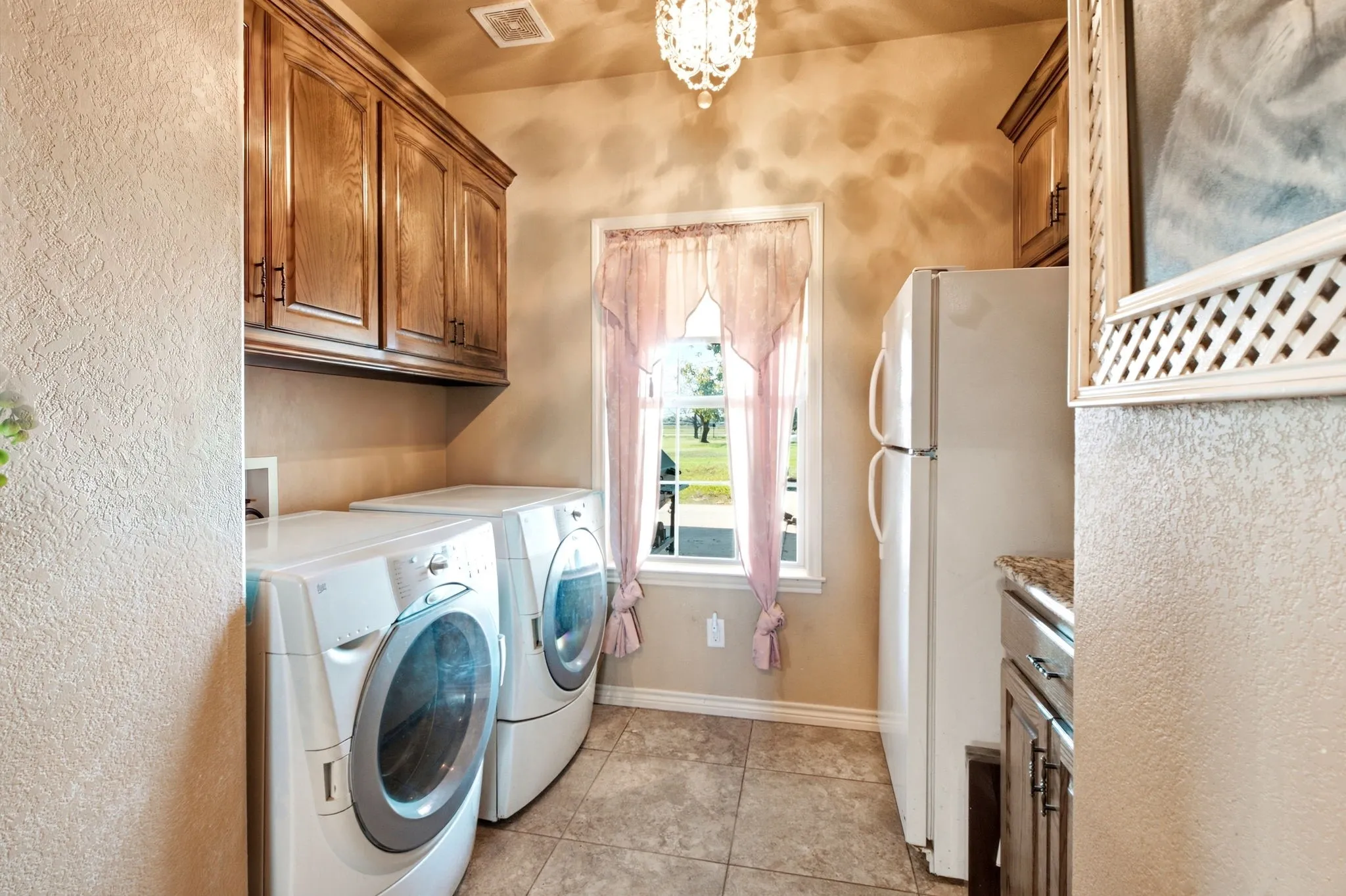Single Family Residence For Sale in Denton County , 12411 Strittmatter Road, Pilot Point, Texas 76258, 3 Bedroom, 2 Bathroom, 2 Garage spaces, 2,507 Sqft, built in 2012, mls#21407790, Real Estate Agent in Pilot Point, Homes For Sale in Denton county, Homes For Sale in Pilot Point, Realtor in Pilot Point Texas, Real Estate Brokerage Independent Realty Texas, Luminita Cordes Realtor