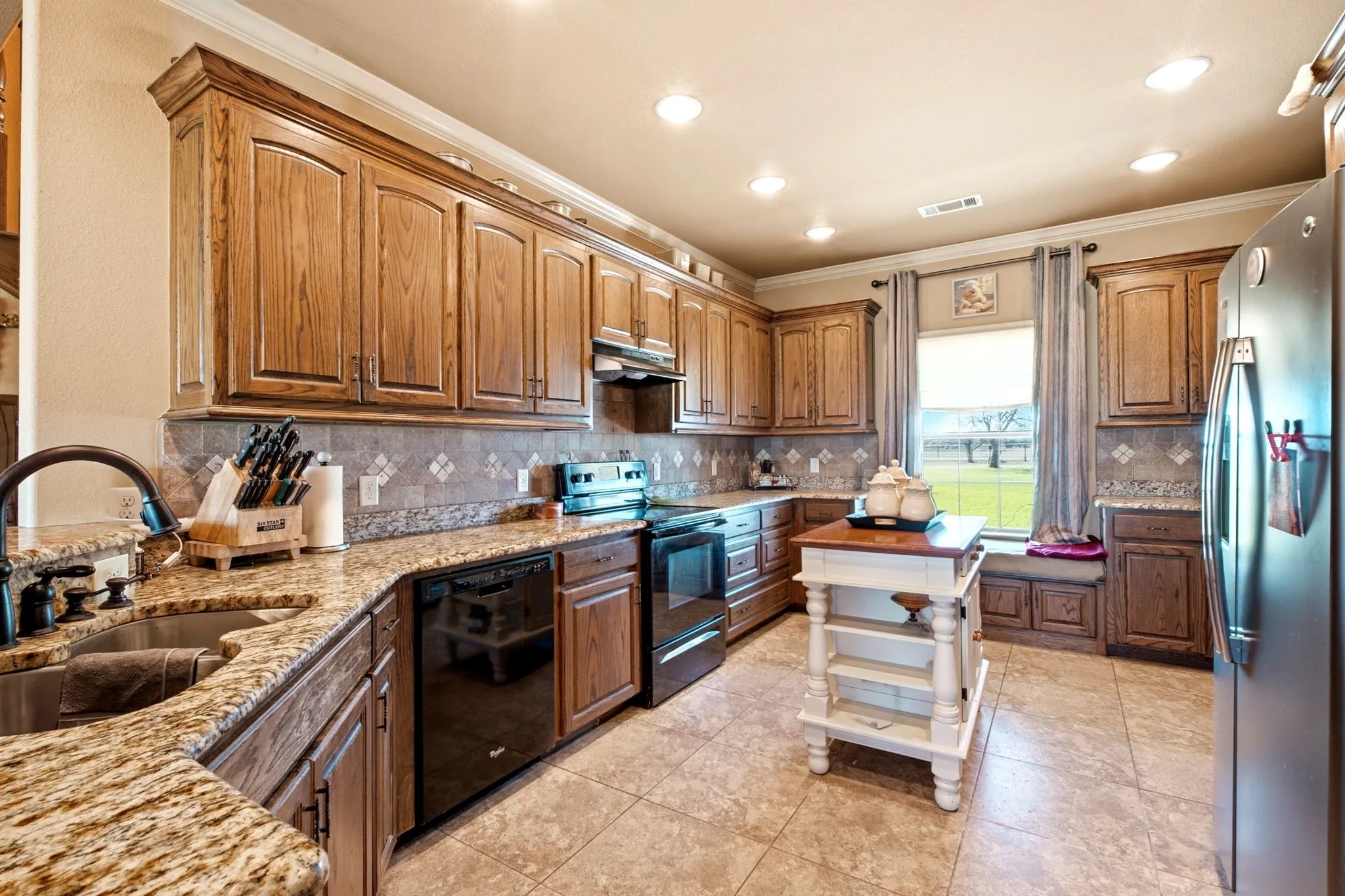 Single Family Residence For Sale in Denton County , 12411 Strittmatter Road, Pilot Point, Texas 76258, 3 Bedroom, 2 Bathroom, 2 Garage spaces, 2,507 Sqft, built in 2012, mls#21407790, Real Estate Agent in Pilot Point, Homes For Sale in Denton county, Homes For Sale in Pilot Point, Realtor in Pilot Point Texas, Real Estate Brokerage Independent Realty Texas, Luminita Cordes Realtor