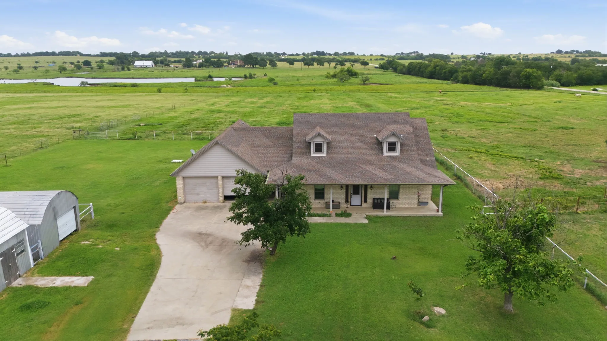 Single Family Residence For Sale in Denton County , 12411 Strittmatter Road, Pilot Point, Texas 76258, 3 Bedroom, 2 Bathroom, 2 Garage spaces, 2,507 Sqft, built in 2012, mls#21407790, Real Estate Agent in Pilot Point, Homes For Sale in Denton county, Homes For Sale in Pilot Point, Realtor in Pilot Point Texas, Real Estate Brokerage Independent Realty Texas, Luminita Cordes Realtor