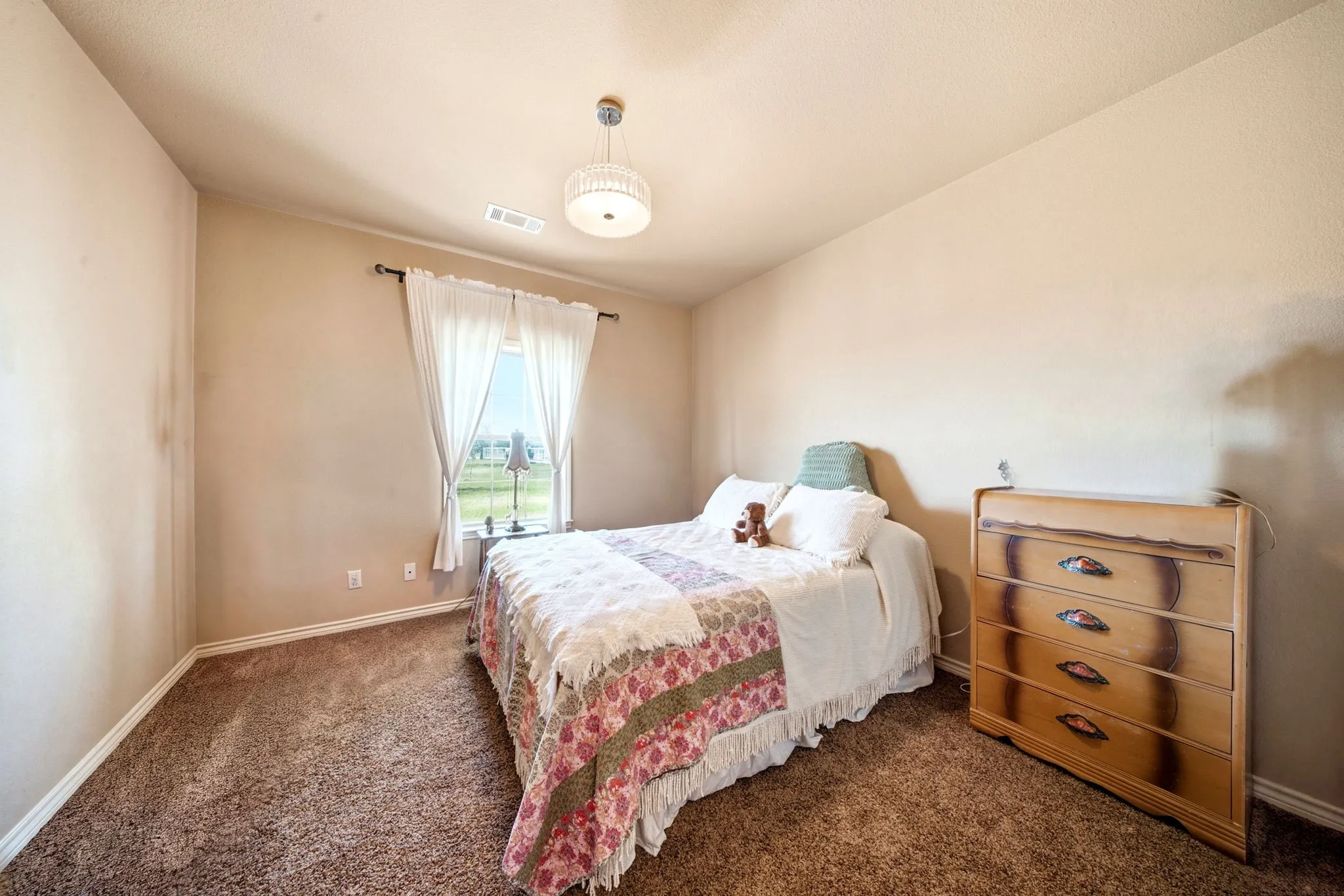 Single Family Residence For Sale in Denton County , 12411 Strittmatter Road, Pilot Point, Texas 76258, 3 Bedroom, 2 Bathroom, 2 Garage spaces, 2,507 Sqft, built in 2012, mls#21407790, Real Estate Agent in Pilot Point, Homes For Sale in Denton county, Homes For Sale in Pilot Point, Realtor in Pilot Point Texas, Real Estate Brokerage Independent Realty Texas, Luminita Cordes Realtor