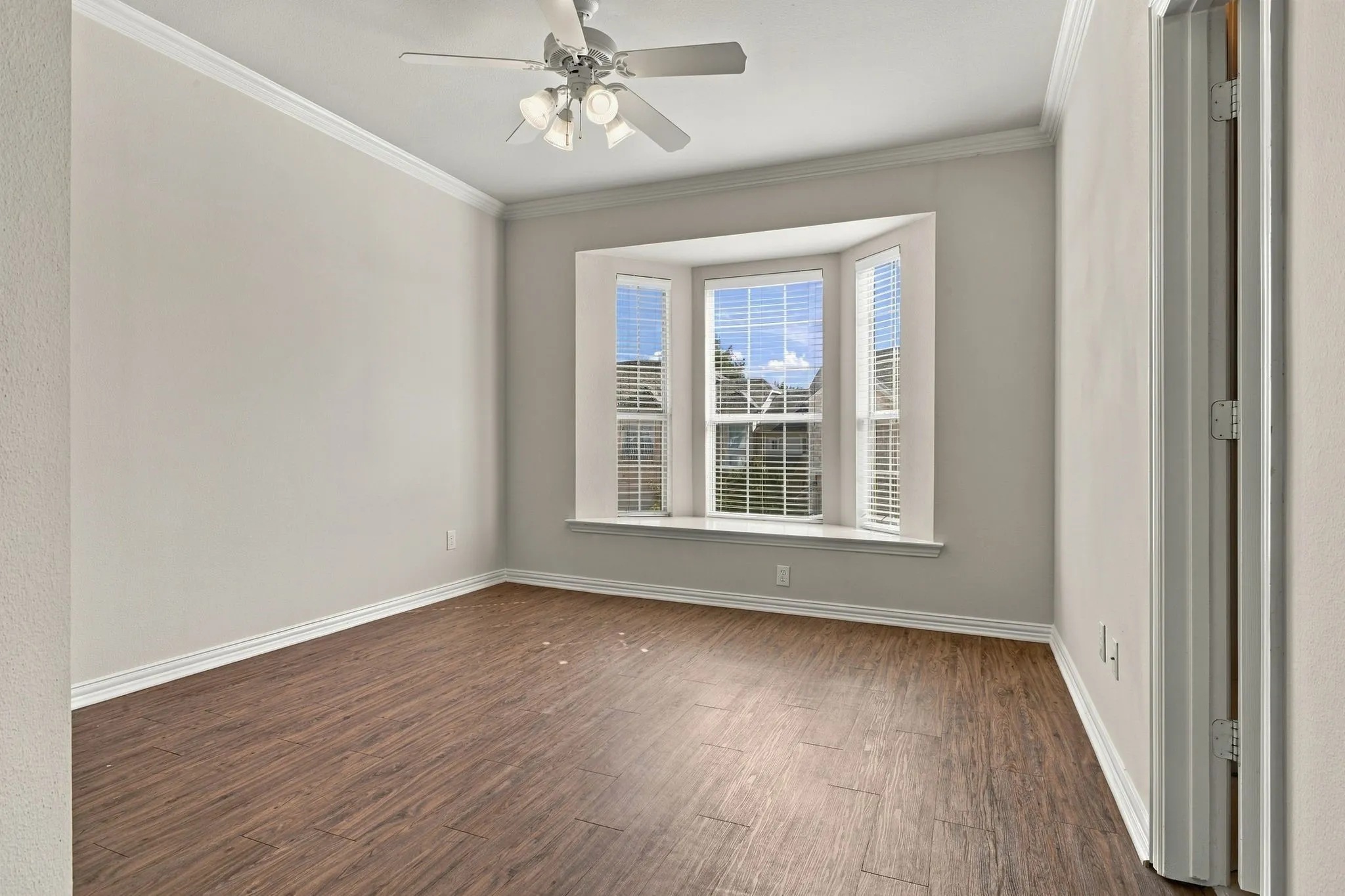 Townhouse For Rent in Dallas County , 2529 Champagne Drive, Irving, Texas 75038, 3 Bedroom, 3 Bathroom, 2 Garage spaces, 1,678 Sqft, built in 2002, mls#21407963, Real Estate Agent in Irving, Homes For Rent in Dallas county, Homes For Rent in Irving, Realtor in Irving Texas, Real Estate Brokerage Independent Realty Texas, Luminita Cordes Realtor