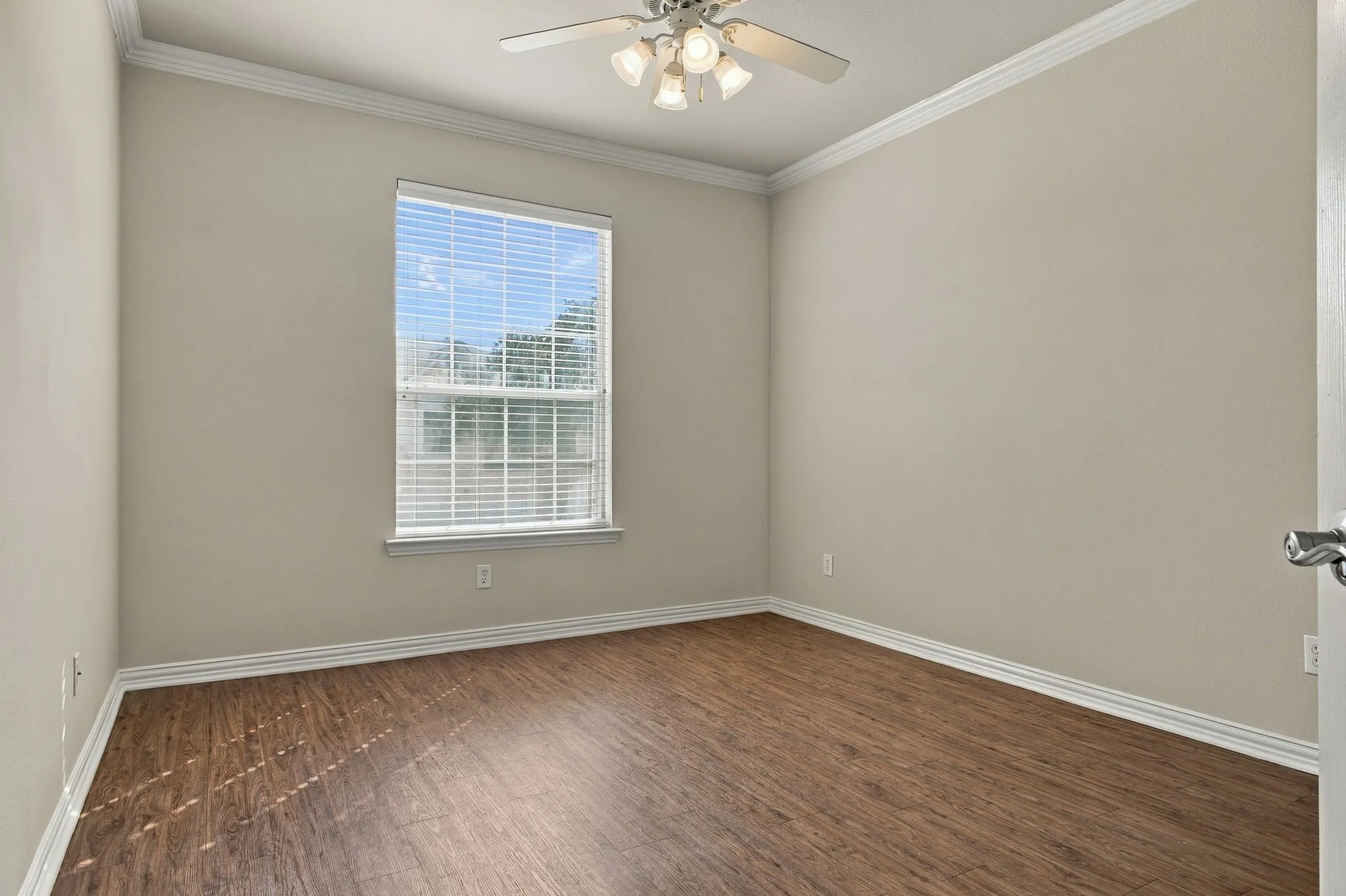 Townhouse For Rent in Dallas County , 2529 Champagne Drive, Irving, Texas 75038, 3 Bedroom, 3 Bathroom, 2 Garage spaces, 1,678 Sqft, built in 2002, mls#21407963, Real Estate Agent in Irving, Homes For Rent in Dallas county, Homes For Rent in Irving, Realtor in Irving Texas, Real Estate Brokerage Independent Realty Texas, Luminita Cordes Realtor