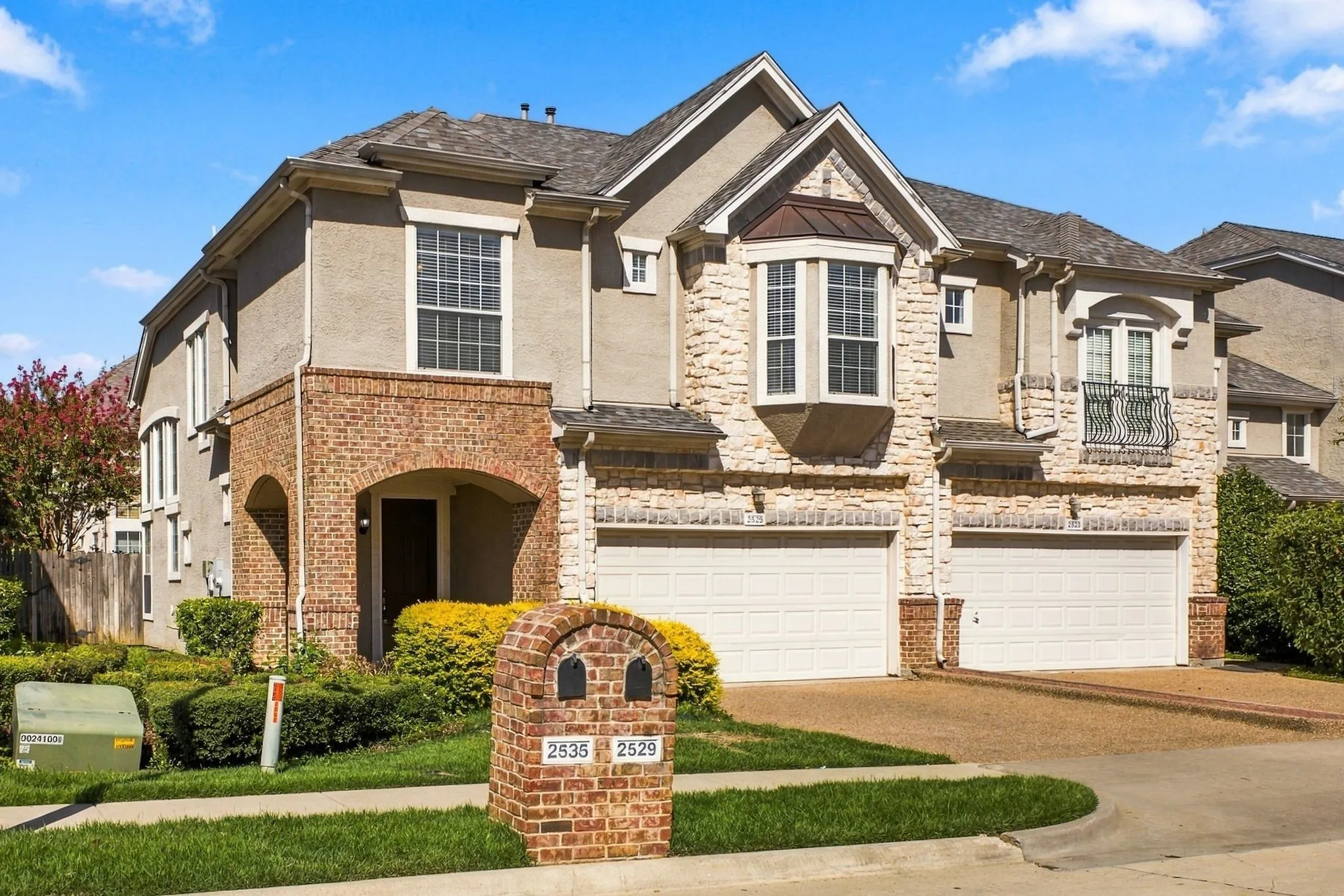 Townhouse For Rent in Dallas County , 2529 Champagne Drive, Irving, Texas 75038, 3 Bedroom, 3 Bathroom, 2 Garage spaces, 1,678 Sqft, built in 2002, mls#21407963, Real Estate Agent in Irving, Homes For Rent in Dallas county, Homes For Rent in Irving, Realtor in Irving Texas, Real Estate Brokerage Independent Realty Texas, Luminita Cordes Realtor