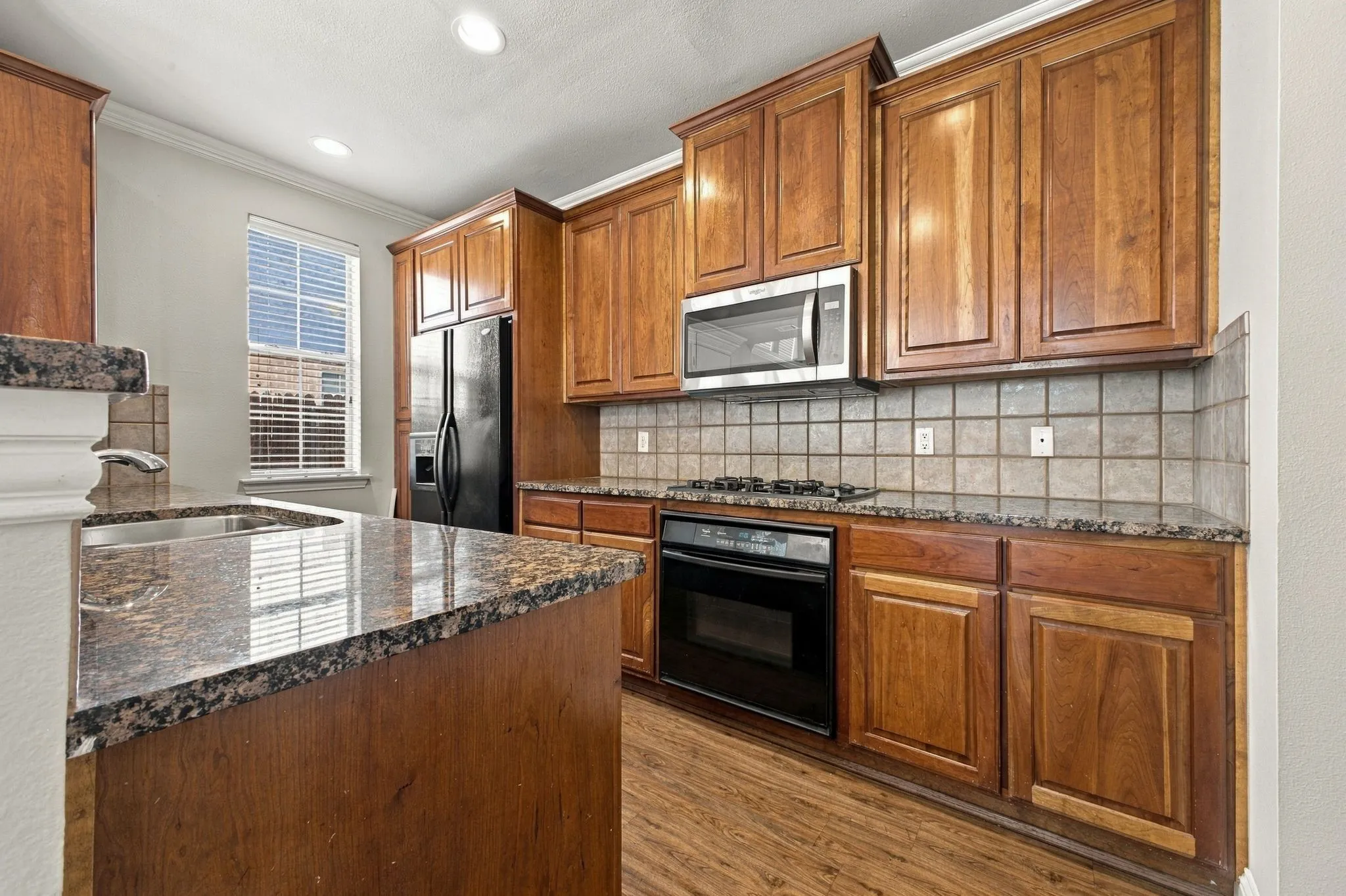 Townhouse For Rent in Dallas County , 2529 Champagne Drive, Irving, Texas 75038, 3 Bedroom, 3 Bathroom, 2 Garage spaces, 1,678 Sqft, built in 2002, mls#21407963, Real Estate Agent in Irving, Homes For Rent in Dallas county, Homes For Rent in Irving, Realtor in Irving Texas, Real Estate Brokerage Independent Realty Texas, Luminita Cordes Realtor