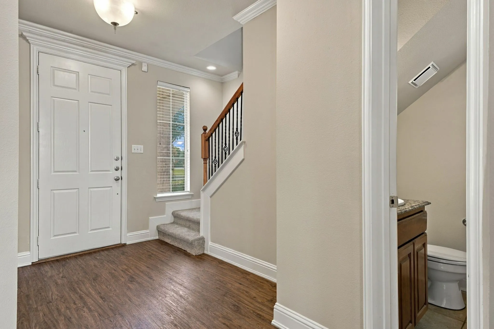 Townhouse For Rent in Dallas County , 2529 Champagne Drive, Irving, Texas 75038, 3 Bedroom, 3 Bathroom, 2 Garage spaces, 1,678 Sqft, built in 2002, mls#21407963, Real Estate Agent in Irving, Homes For Rent in Dallas county, Homes For Rent in Irving, Realtor in Irving Texas, Real Estate Brokerage Independent Realty Texas, Luminita Cordes Realtor