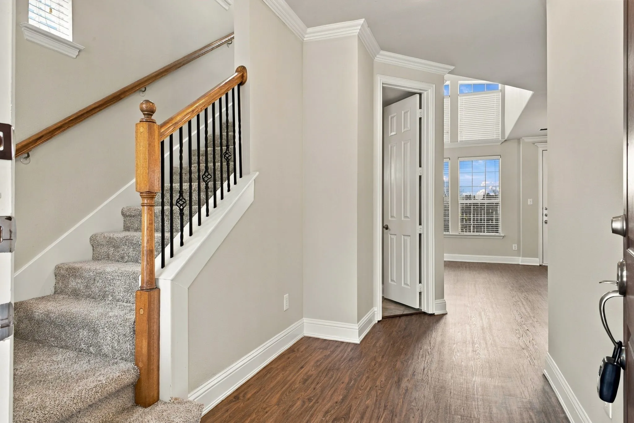 Townhouse For Rent in Dallas County , 2529 Champagne Drive, Irving, Texas 75038, 3 Bedroom, 3 Bathroom, 2 Garage spaces, 1,678 Sqft, built in 2002, mls#21407963, Real Estate Agent in Irving, Homes For Rent in Dallas county, Homes For Rent in Irving, Realtor in Irving Texas, Real Estate Brokerage Independent Realty Texas, Luminita Cordes Realtor