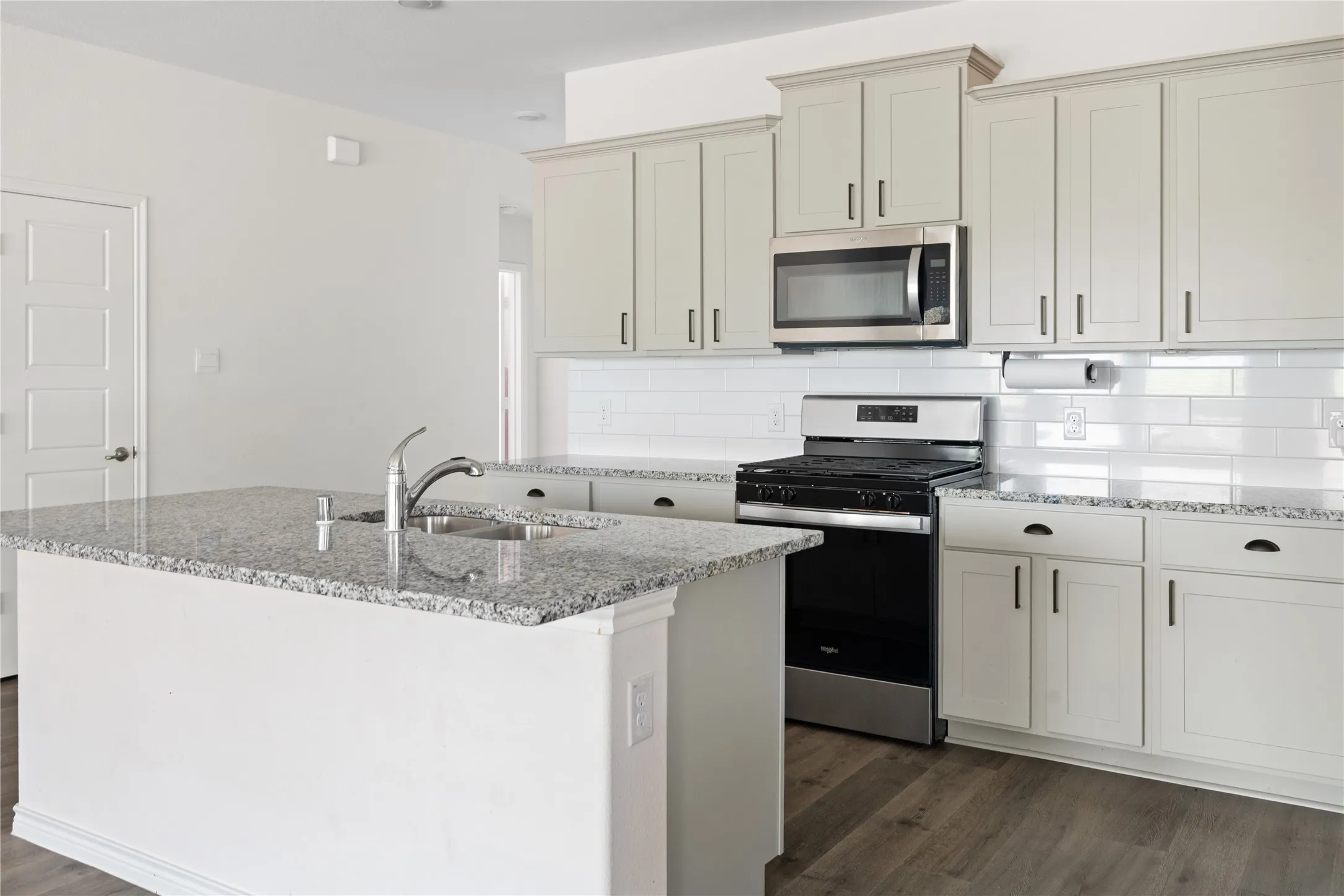 Single Family Residence For Sale in Collin County , 830 Creekview Lane, Lavon, Texas 75166, 4 Bedroom, 2 Bathroom, 2 Garage spaces, 1,861 Sqft, built in 2023, mls#21396899, Real Estate Agent in Lavon, Homes For Sale in Collin county, Homes For Sale in Lavon, Realtor in Lavon Texas, Real Estate Brokerage Independent Realty Texas, Luminita Cordes Realtor