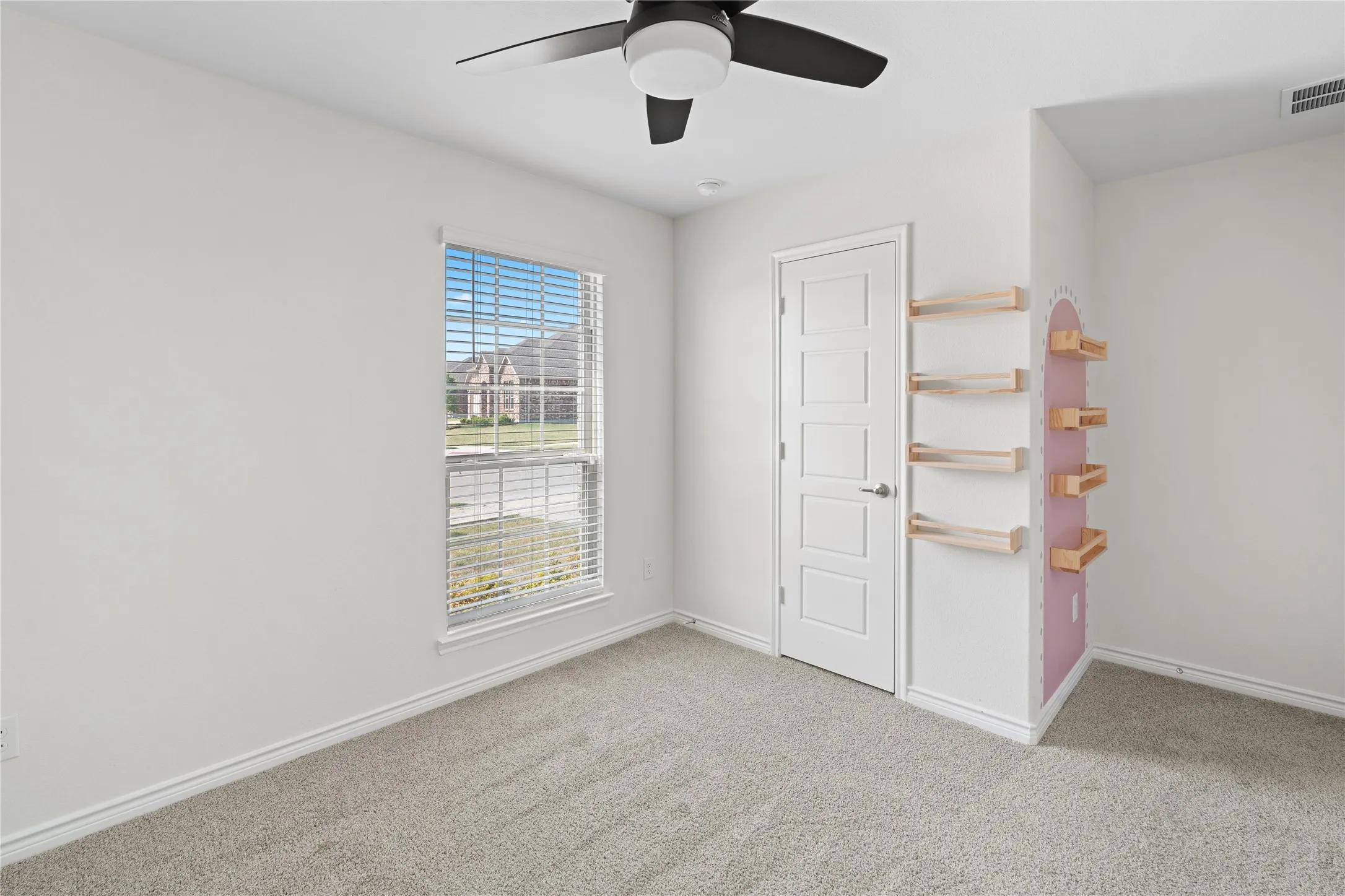 Single Family Residence For Sale in Collin County , 830 Creekview Lane, Lavon, Texas 75166, 4 Bedroom, 2 Bathroom, 2 Garage spaces, 1,861 Sqft, built in 2023, mls#21396899, Real Estate Agent in Lavon, Homes For Sale in Collin county, Homes For Sale in Lavon, Realtor in Lavon Texas, Real Estate Brokerage Independent Realty Texas, Luminita Cordes Realtor