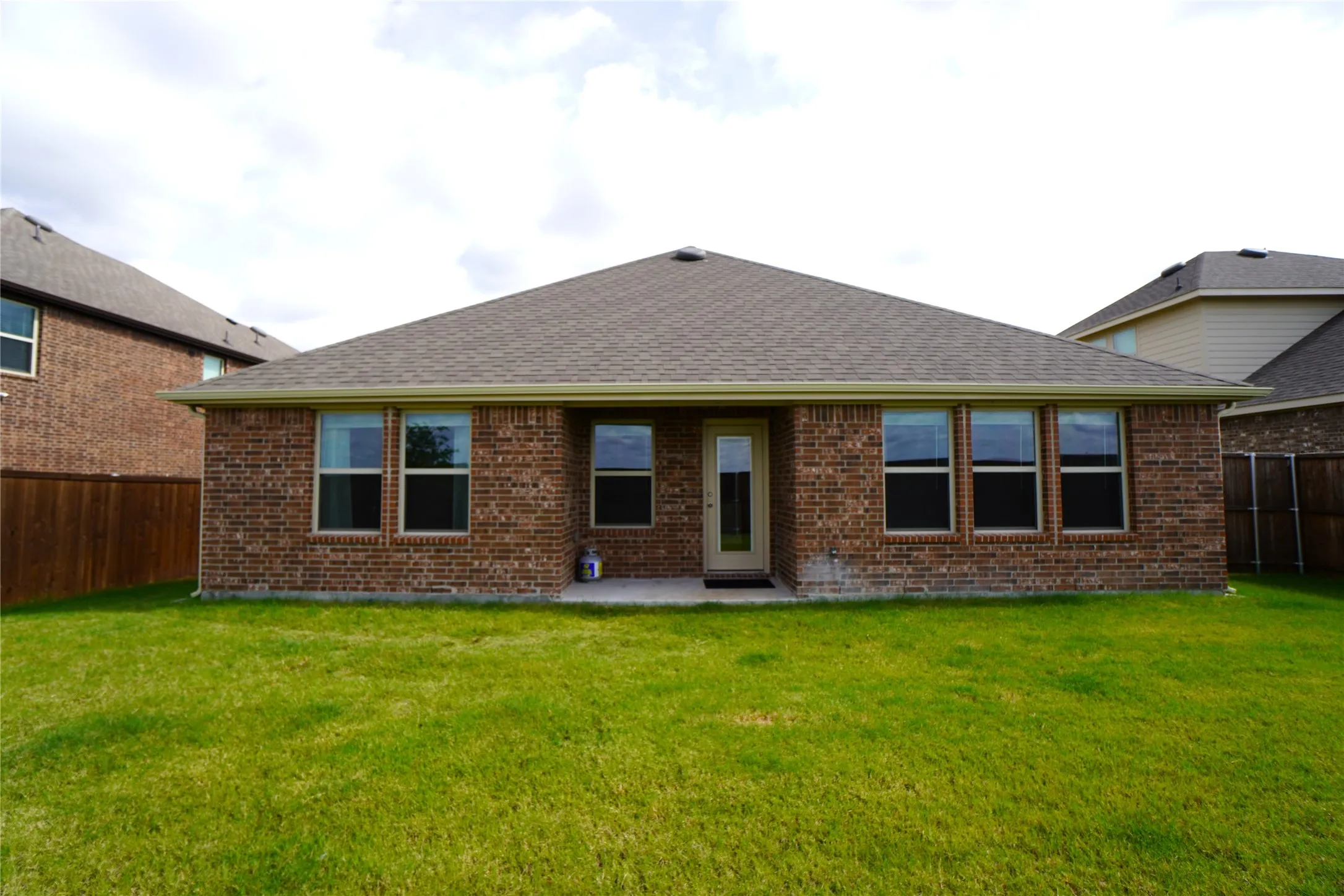 Single Family Residence For Rent in Rockwall County , 476 Declaration Way, Fate, Texas 75189, 4 Bedroom, 2 Bathroom, 2 Garage spaces, 1,848 Sqft, built in 2021, mls#21407073, Real Estate Agent in Fate, Homes For Rent in Rockwall county, Homes For Rent in Fate, Realtor in Fate Texas, Real Estate Brokerage Independent Realty Texas, Luminita Cordes Realtor