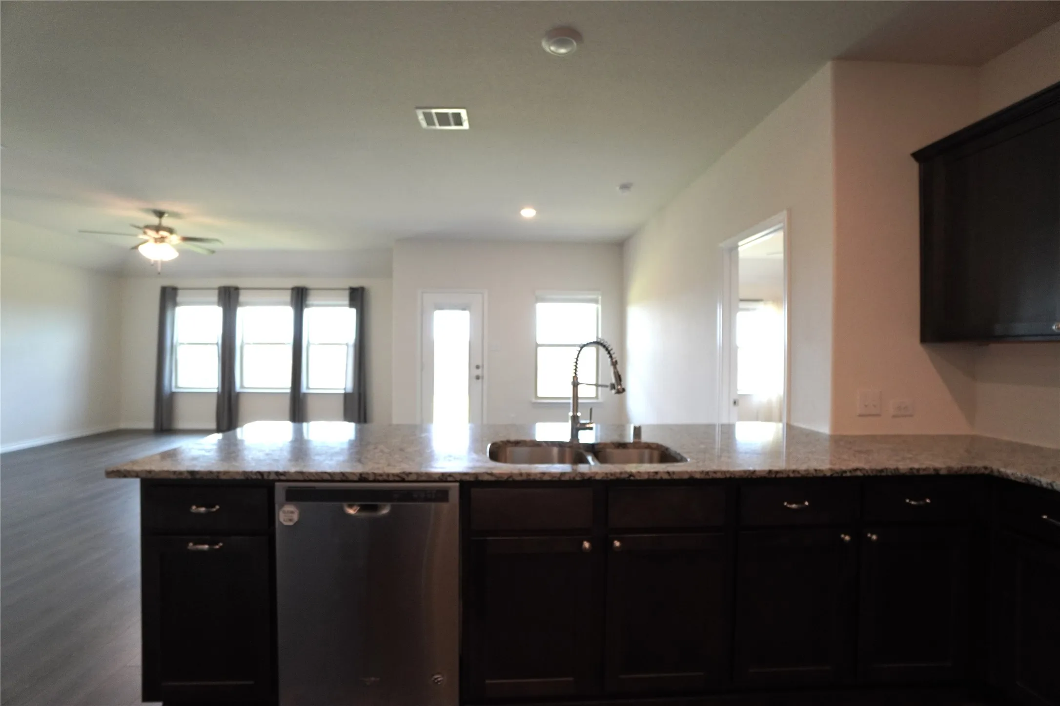 Single Family Residence For Rent in Rockwall County , 476 Declaration Way, Fate, Texas 75189, 4 Bedroom, 2 Bathroom, 2 Garage spaces, 1,848 Sqft, built in 2021, mls#21407073, Real Estate Agent in Fate, Homes For Rent in Rockwall county, Homes For Rent in Fate, Realtor in Fate Texas, Real Estate Brokerage Independent Realty Texas, Luminita Cordes Realtor