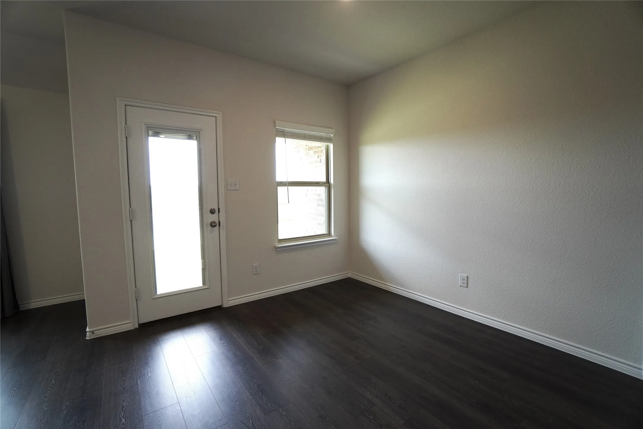 Single Family Residence For Rent in Rockwall County , 476 Declaration Way, Fate, Texas 75189, 4 Bedroom, 2 Bathroom, 2 Garage spaces, 1,848 Sqft, built in 2021, mls#21407073, Real Estate Agent in Fate, Homes For Rent in Rockwall county, Homes For Rent in Fate, Realtor in Fate Texas, Real Estate Brokerage Independent Realty Texas, Luminita Cordes Realtor