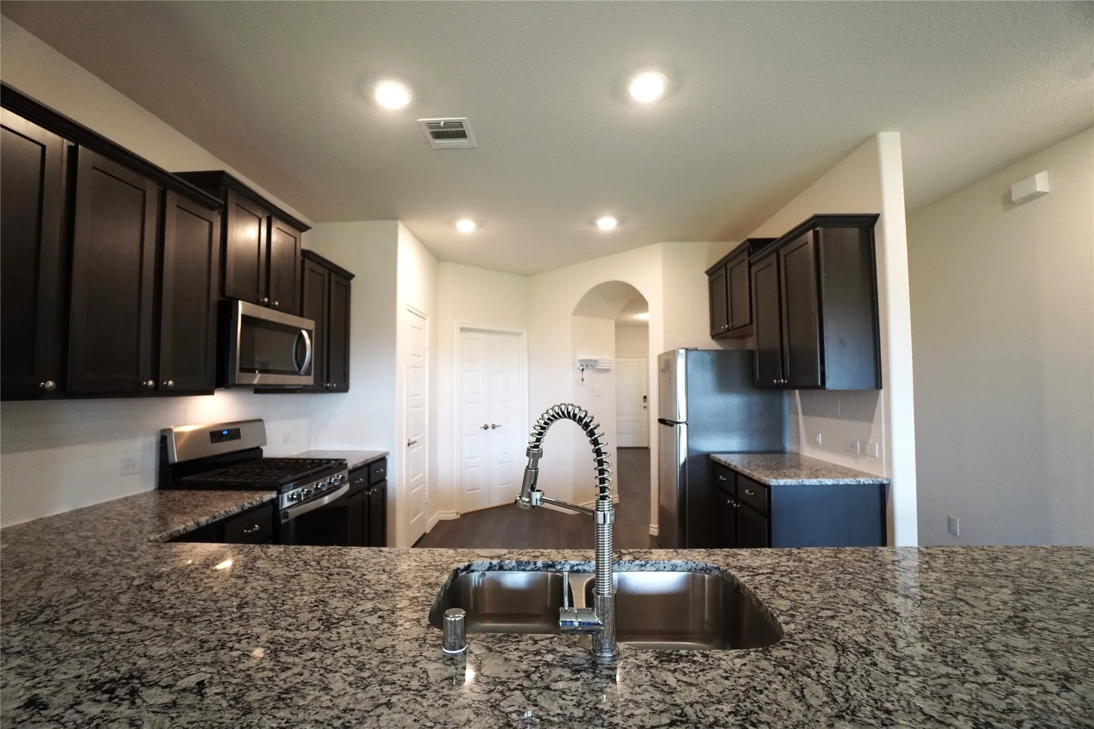 Single Family Residence For Rent in Rockwall County , 476 Declaration Way, Fate, Texas 75189, 4 Bedroom, 2 Bathroom, 2 Garage spaces, 1,848 Sqft, built in 2021, mls#21407073, Real Estate Agent in Fate, Homes For Rent in Rockwall county, Homes For Rent in Fate, Realtor in Fate Texas, Real Estate Brokerage Independent Realty Texas, Luminita Cordes Realtor