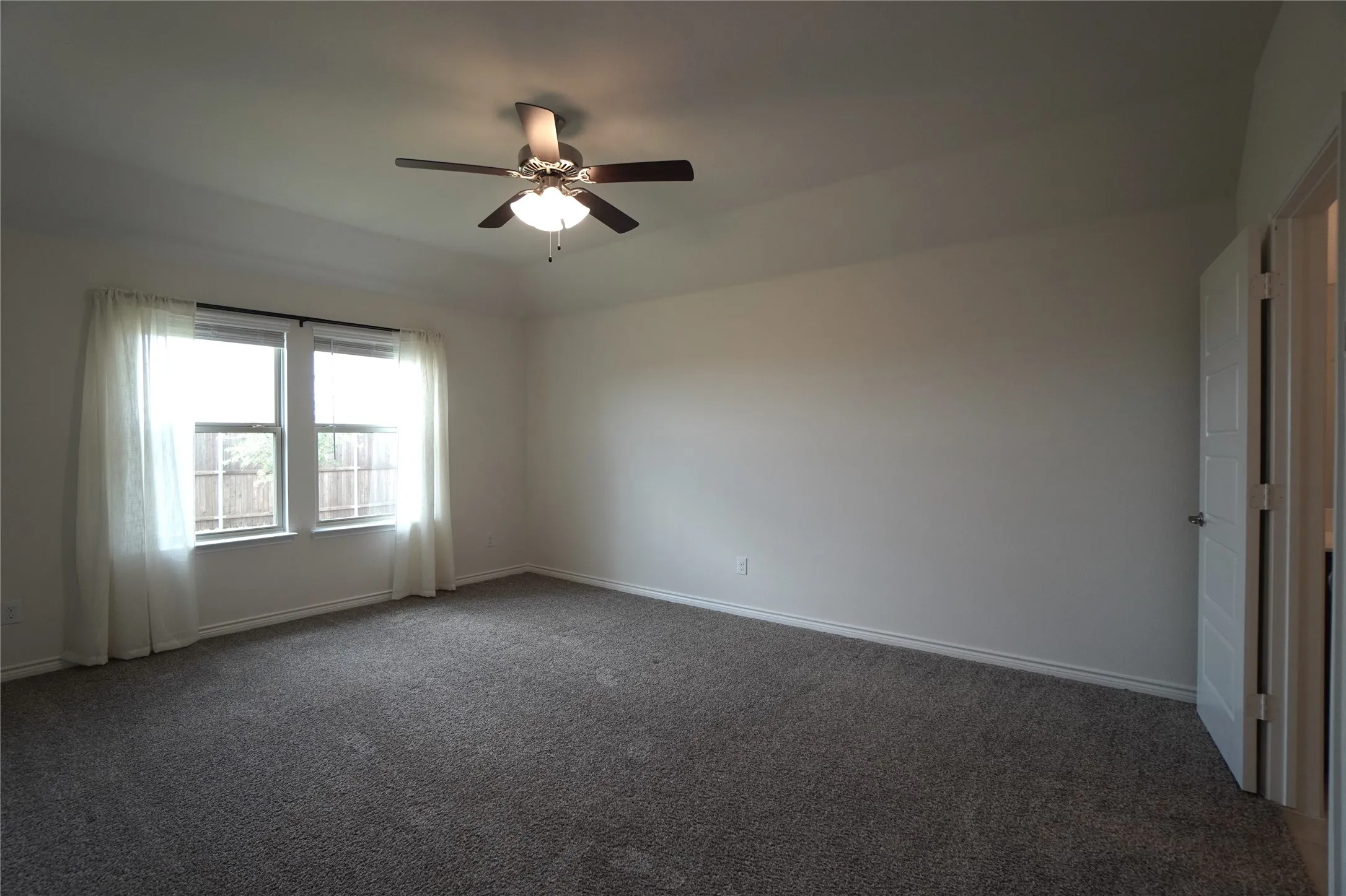 Single Family Residence For Rent in Rockwall County , 476 Declaration Way, Fate, Texas 75189, 4 Bedroom, 2 Bathroom, 2 Garage spaces, 1,848 Sqft, built in 2021, mls#21407073, Real Estate Agent in Fate, Homes For Rent in Rockwall county, Homes For Rent in Fate, Realtor in Fate Texas, Real Estate Brokerage Independent Realty Texas, Luminita Cordes Realtor