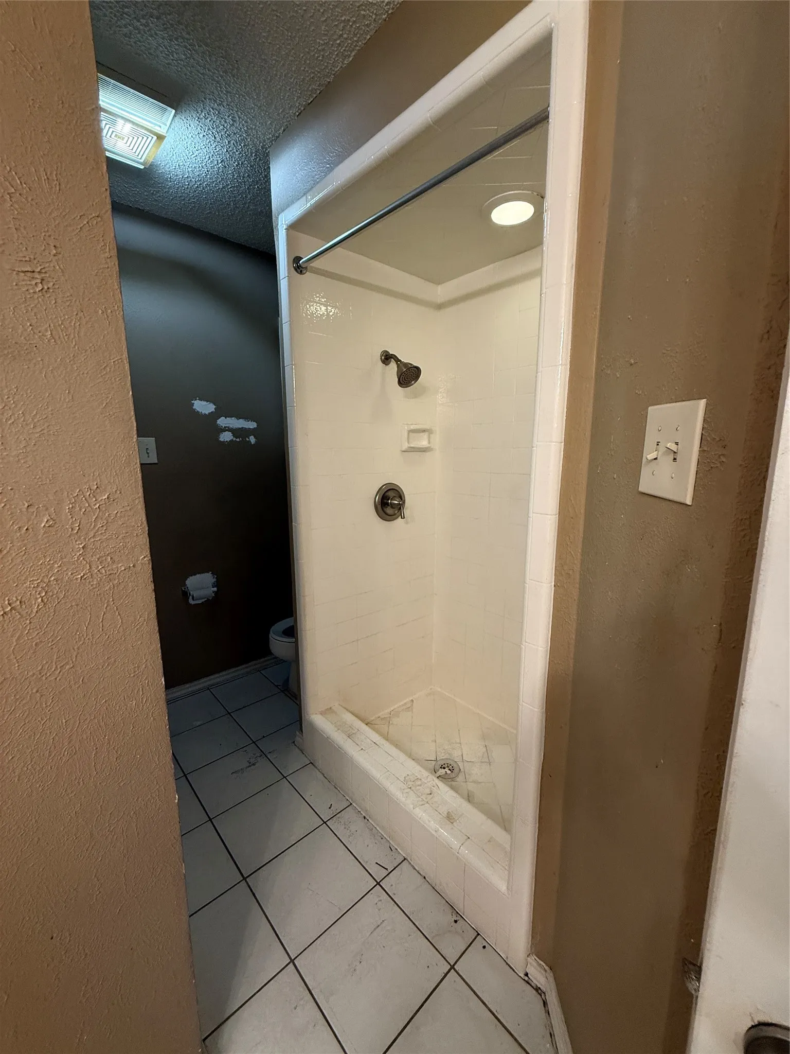Townhouse For Sale in Dallas County , 8837 Saint Thomas Circle, Dallas, Texas 75228, 3 Bedroom, 2 Bathroom, 2 Garage spaces, 1,335 Sqft, built in 1982, mls#21407976, Real Estate Agent in Dallas, Homes For Sale in Dallas county, Homes For Sale in Dallas, Realtor in Dallas Texas, Real Estate Brokerage Independent Realty Texas, Luminita Cordes Realtor