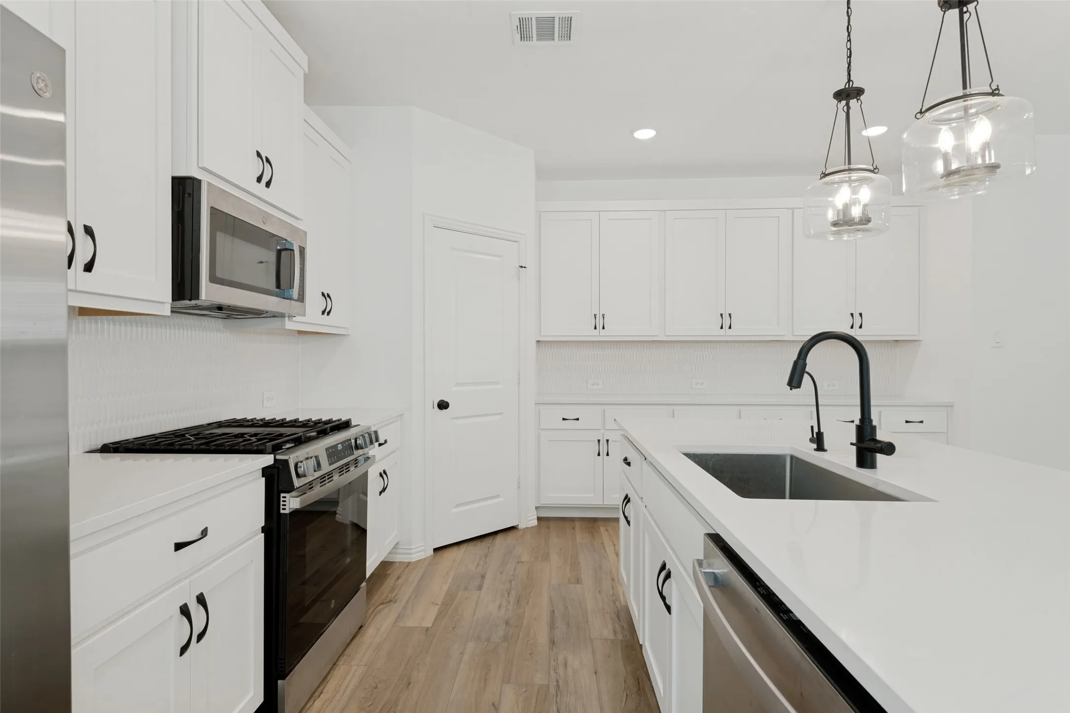 Single Family Residence For Sale in Kaufman County , 2504 Flaxfield Lane, Forney, Texas 75126, 5 Bedroom, 4 Bathroom, 2 Garage spaces, 2,534 Sqft, built in 2025, mls#21406584, Real Estate Agent in Forney, Homes For Sale in Kaufman county, Homes For Sale in Forney, Realtor in Forney Texas, Real Estate Brokerage Independent Realty Texas, Luminita Cordes Realtor