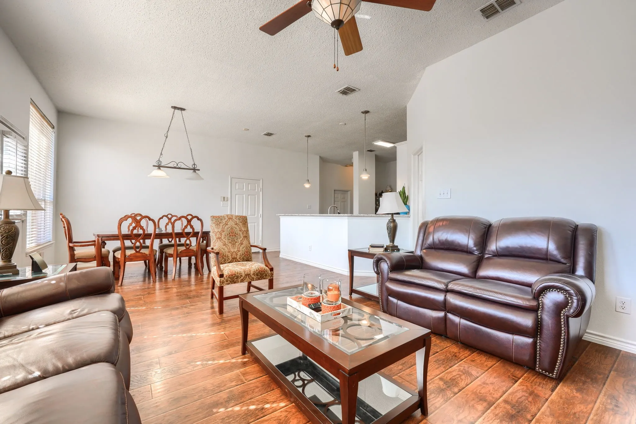 Single Family Residence For Sale in Dallas County , 5402 Onset Bay Drive, Rowlett, Texas 75089, 4 Bedroom, 2 Bathroom, 2 Garage spaces, 2,255 Sqft, built in 2001, mls#21407375, Real Estate Agent in Rowlett, Homes For Sale in Dallas county, Homes For Sale in Rowlett, Realtor in Rowlett Texas, Real Estate Brokerage Independent Realty Texas, Luminita Cordes Realtor
