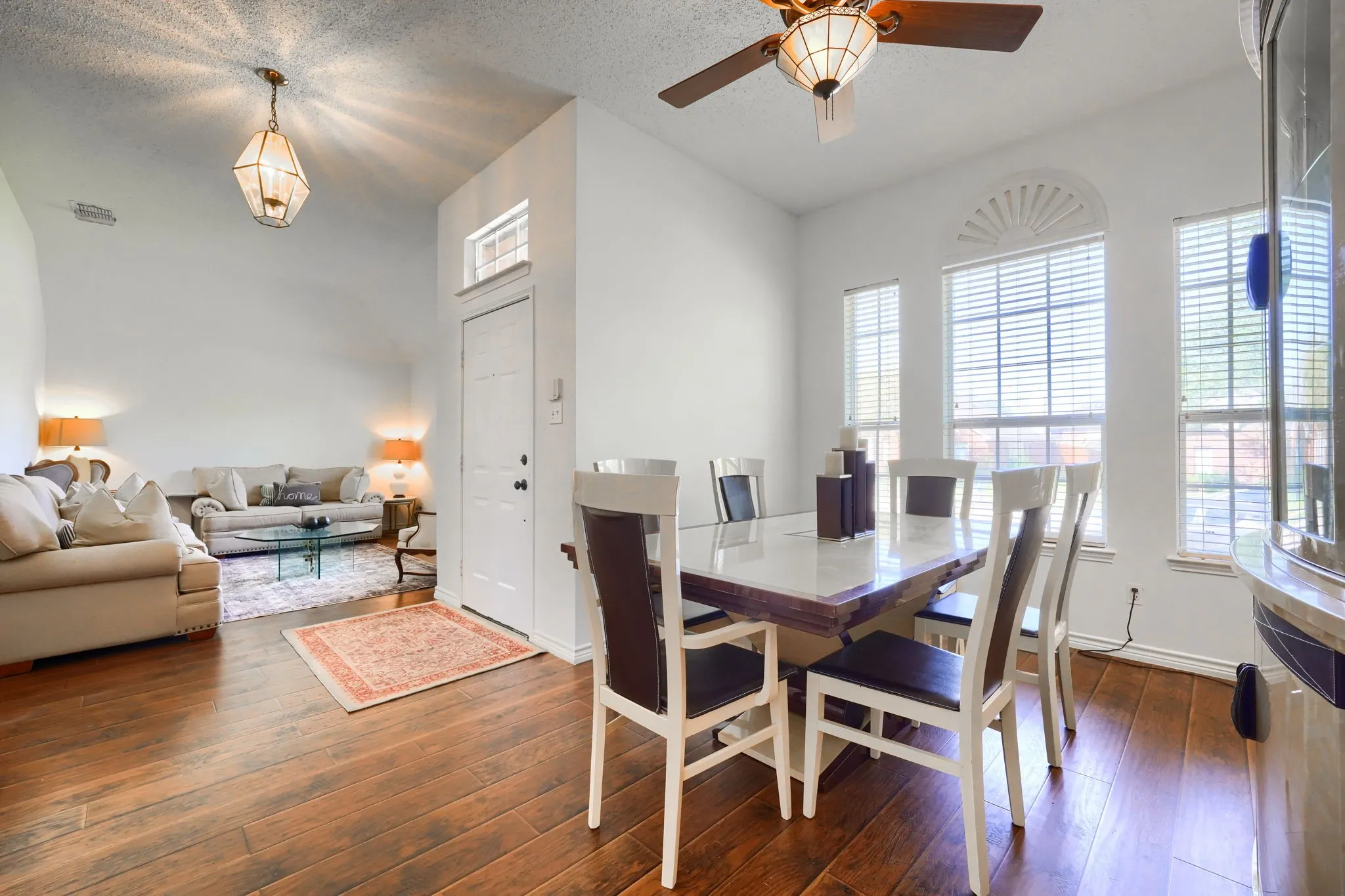 Single Family Residence For Sale in Dallas County , 5402 Onset Bay Drive, Rowlett, Texas 75089, 4 Bedroom, 2 Bathroom, 2 Garage spaces, 2,255 Sqft, built in 2001, mls#21407375, Real Estate Agent in Rowlett, Homes For Sale in Dallas county, Homes For Sale in Rowlett, Realtor in Rowlett Texas, Real Estate Brokerage Independent Realty Texas, Luminita Cordes Realtor