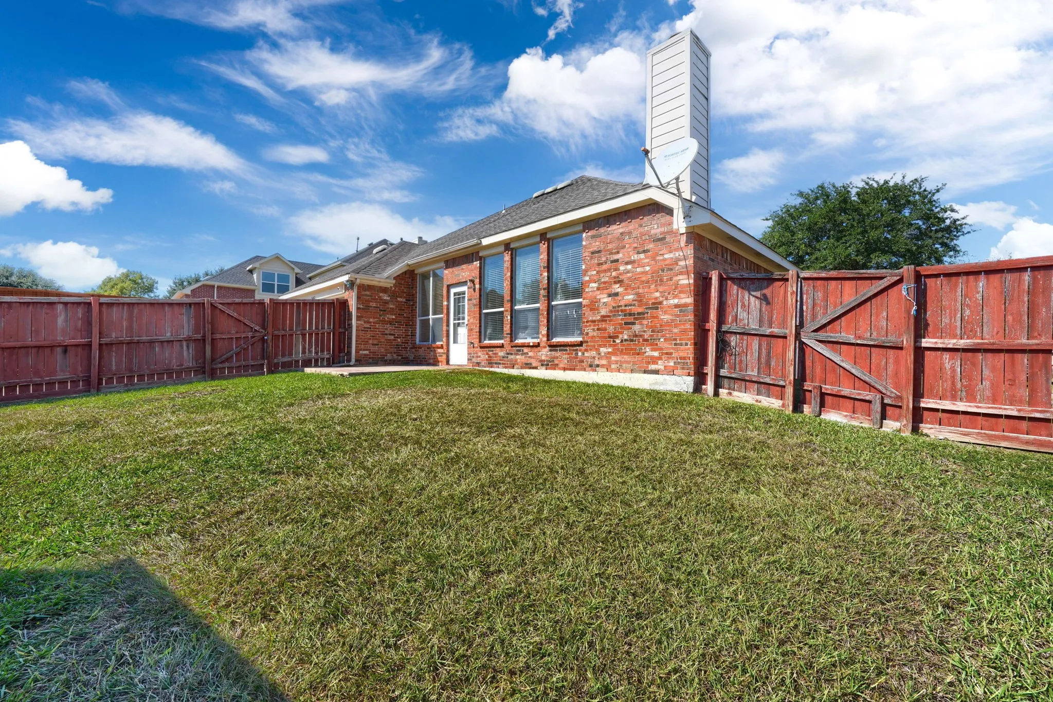Single Family Residence For Sale in Dallas County , 5402 Onset Bay Drive, Rowlett, Texas 75089, 4 Bedroom, 2 Bathroom, 2 Garage spaces, 2,255 Sqft, built in 2001, mls#21407375, Real Estate Agent in Rowlett, Homes For Sale in Dallas county, Homes For Sale in Rowlett, Realtor in Rowlett Texas, Real Estate Brokerage Independent Realty Texas, Luminita Cordes Realtor