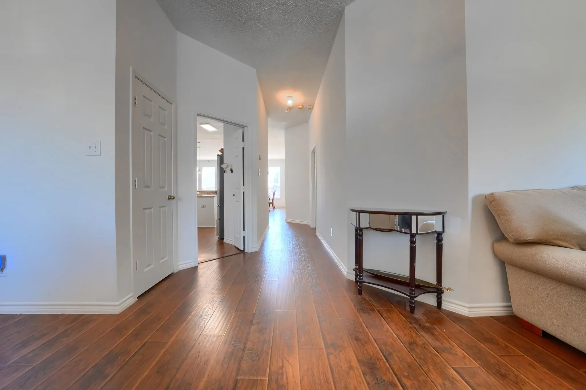 Single Family Residence For Sale in Dallas County , 5402 Onset Bay Drive, Rowlett, Texas 75089, 4 Bedroom, 2 Bathroom, 2 Garage spaces, 2,255 Sqft, built in 2001, mls#21407375, Real Estate Agent in Rowlett, Homes For Sale in Dallas county, Homes For Sale in Rowlett, Realtor in Rowlett Texas, Real Estate Brokerage Independent Realty Texas, Luminita Cordes Realtor