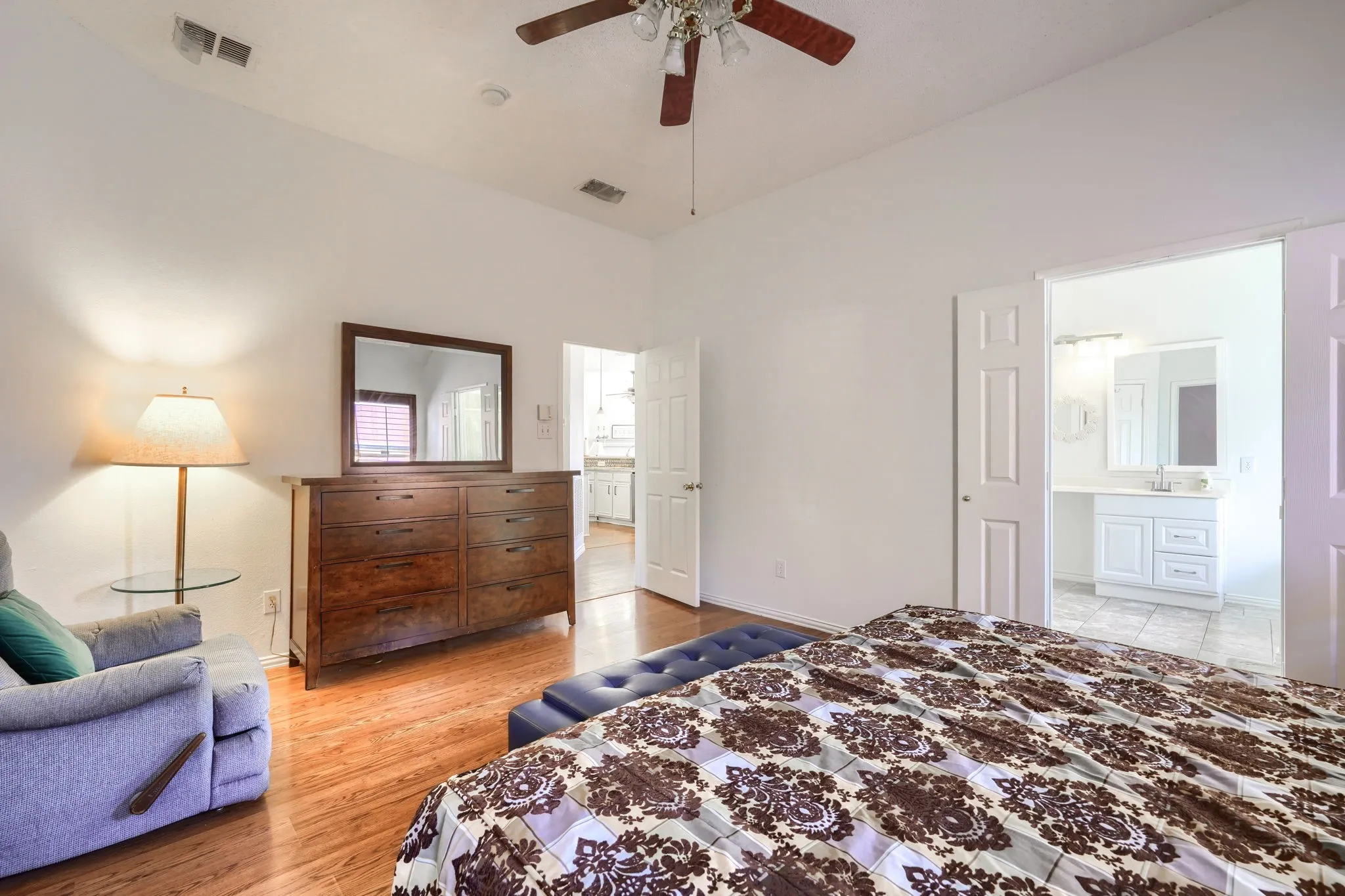 Single Family Residence For Sale in Dallas County , 5402 Onset Bay Drive, Rowlett, Texas 75089, 4 Bedroom, 2 Bathroom, 2 Garage spaces, 2,255 Sqft, built in 2001, mls#21407375, Real Estate Agent in Rowlett, Homes For Sale in Dallas county, Homes For Sale in Rowlett, Realtor in Rowlett Texas, Real Estate Brokerage Independent Realty Texas, Luminita Cordes Realtor