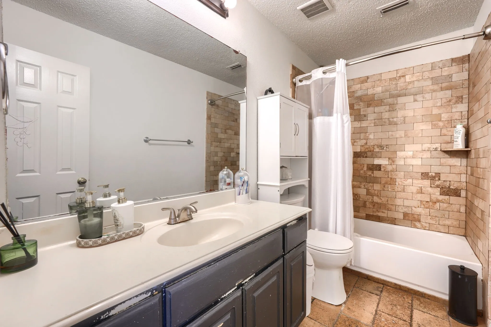 Single Family Residence For Sale in Dallas County , 5402 Onset Bay Drive, Rowlett, Texas 75089, 4 Bedroom, 2 Bathroom, 2 Garage spaces, 2,255 Sqft, built in 2001, mls#21407375, Real Estate Agent in Rowlett, Homes For Sale in Dallas county, Homes For Sale in Rowlett, Realtor in Rowlett Texas, Real Estate Brokerage Independent Realty Texas, Luminita Cordes Realtor