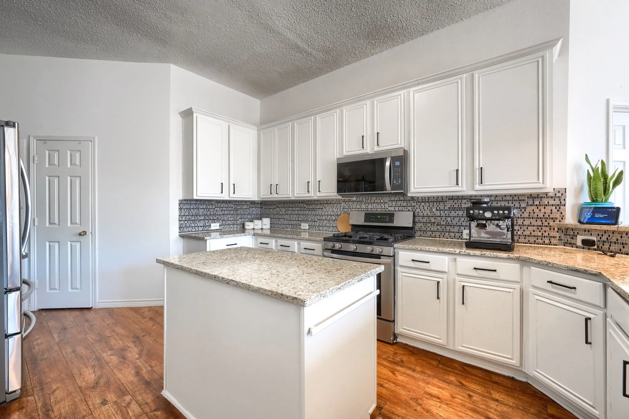 Single Family Residence For Sale in Dallas County , 5402 Onset Bay Drive, Rowlett, Texas 75089, 4 Bedroom, 2 Bathroom, 2 Garage spaces, 2,255 Sqft, built in 2001, mls#21407375, Real Estate Agent in Rowlett, Homes For Sale in Dallas county, Homes For Sale in Rowlett, Realtor in Rowlett Texas, Real Estate Brokerage Independent Realty Texas, Luminita Cordes Realtor