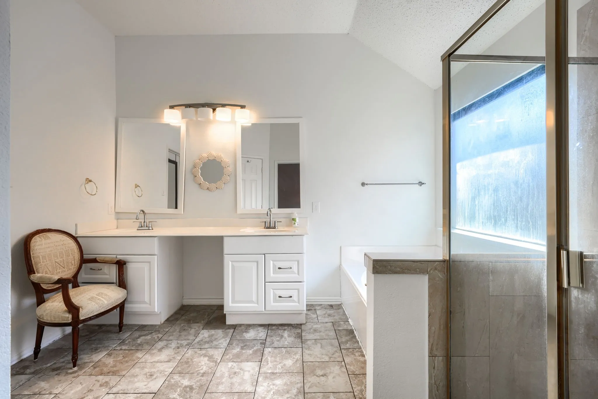Single Family Residence For Sale in Dallas County , 5402 Onset Bay Drive, Rowlett, Texas 75089, 4 Bedroom, 2 Bathroom, 2 Garage spaces, 2,255 Sqft, built in 2001, mls#21407375, Real Estate Agent in Rowlett, Homes For Sale in Dallas county, Homes For Sale in Rowlett, Realtor in Rowlett Texas, Real Estate Brokerage Independent Realty Texas, Luminita Cordes Realtor