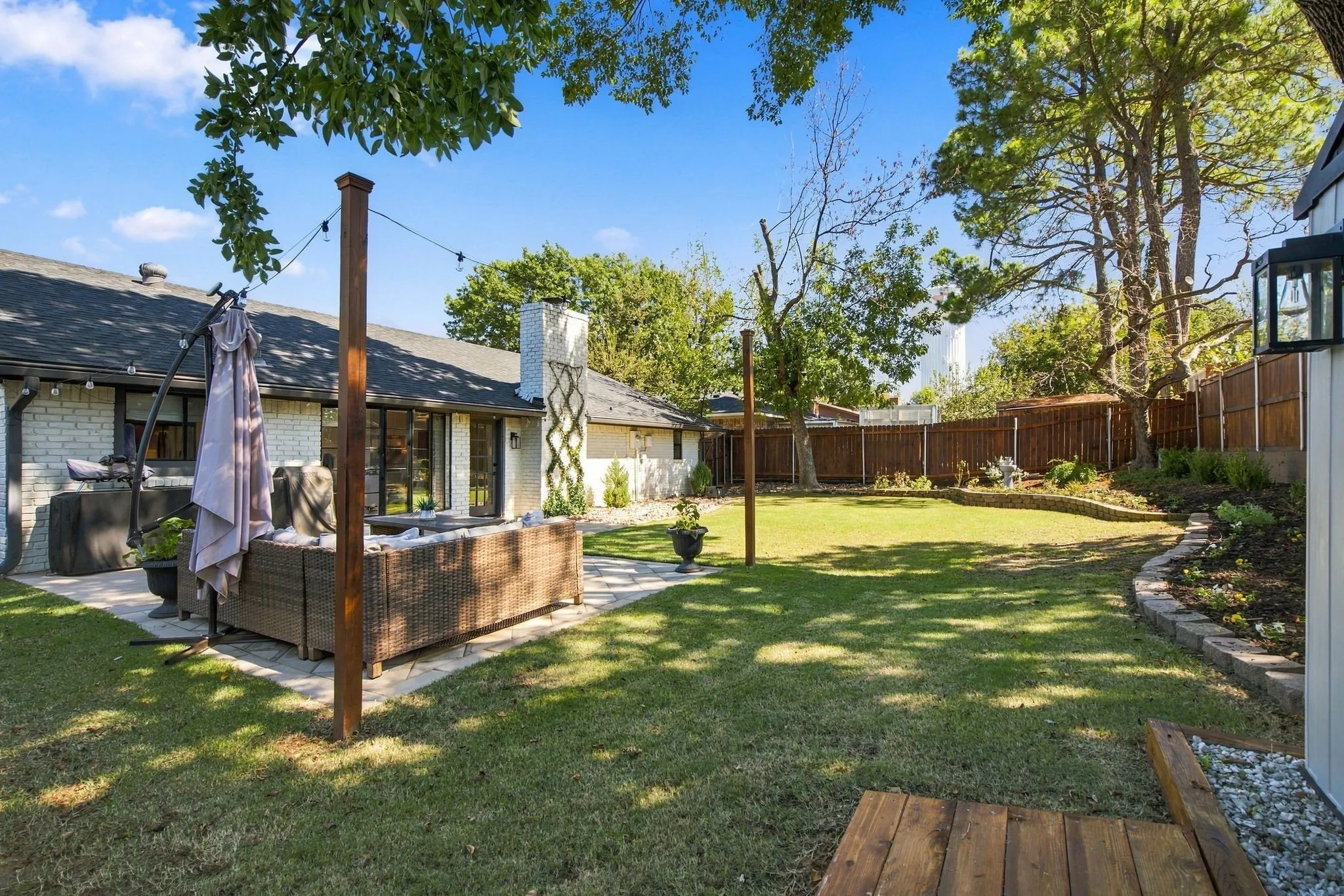 Single Family Residence For Sale in Tarrant County , 2205 Sierra Drive, Grapevine, Texas 76051, 3 Bedroom, 2 Bathroom, 2 Garage spaces, 1,454 Sqft, built in 1978, mls#21407518, Real Estate Agent in Grapevine, Homes For Sale in Tarrant county, Homes For Sale in Grapevine, Realtor in Grapevine Texas, Real Estate Brokerage Independent Realty Texas, Luminita Cordes Realtor