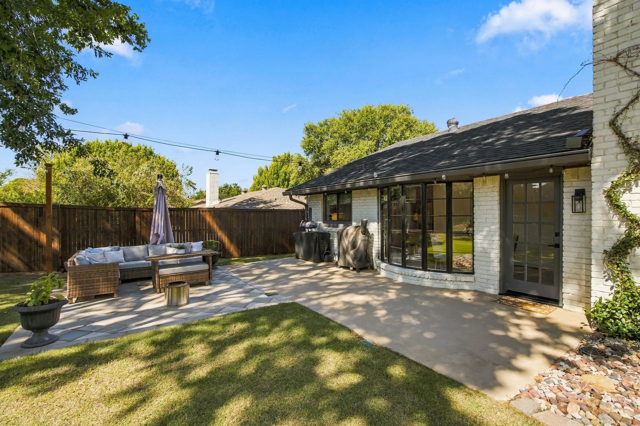 Single Family Residence For Sale in Tarrant County , 2205 Sierra Drive, Grapevine, Texas 76051, 3 Bedroom, 2 Bathroom, 2 Garage spaces, 1,454 Sqft, built in 1978, mls#21407518, Real Estate Agent in Grapevine, Homes For Sale in Tarrant county, Homes For Sale in Grapevine, Realtor in Grapevine Texas, Real Estate Brokerage Independent Realty Texas, Luminita Cordes Realtor