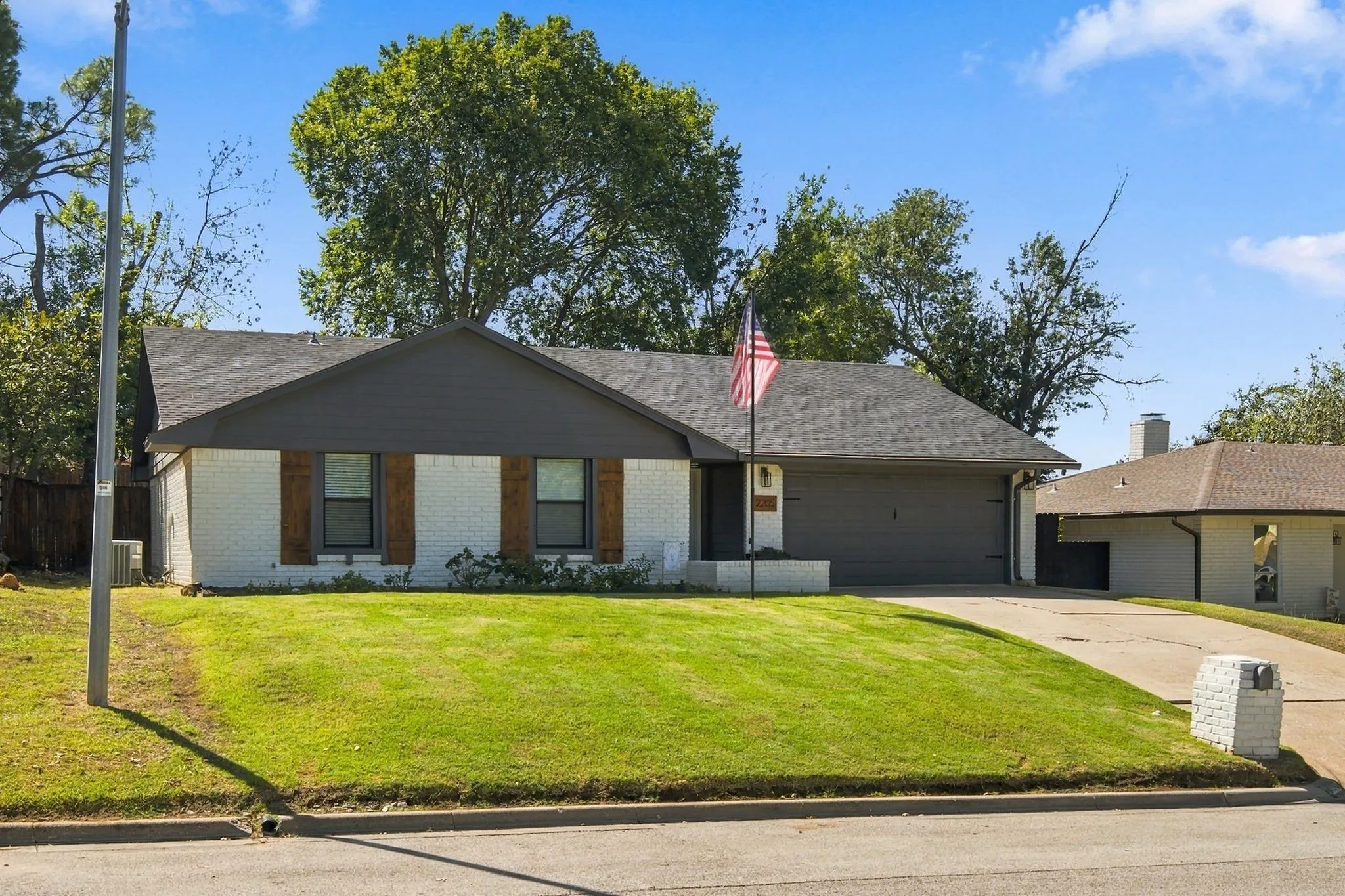Single Family Residence For Sale in Tarrant County , 2205 Sierra Drive, Grapevine, Texas 76051, 3 Bedroom, 2 Bathroom, 2 Garage spaces, 1,454 Sqft, built in 1978, mls#21407518, Real Estate Agent in Grapevine, Homes For Sale in Tarrant county, Homes For Sale in Grapevine, Realtor in Grapevine Texas, Real Estate Brokerage Independent Realty Texas, Luminita Cordes Realtor
